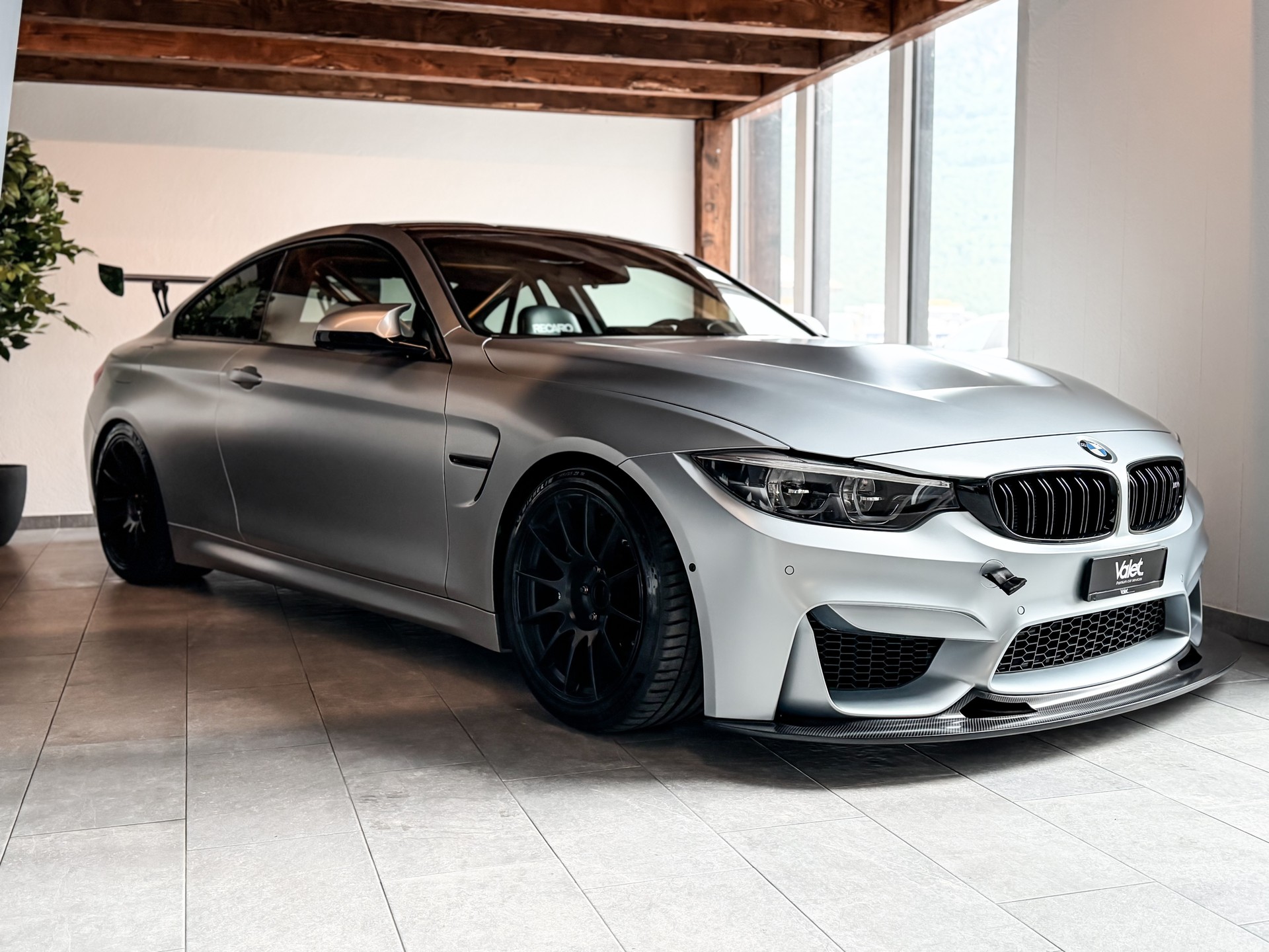 BMW M4 Coupé Competition DKG | FROZEN SILVER | TRACKTOOL-image-1