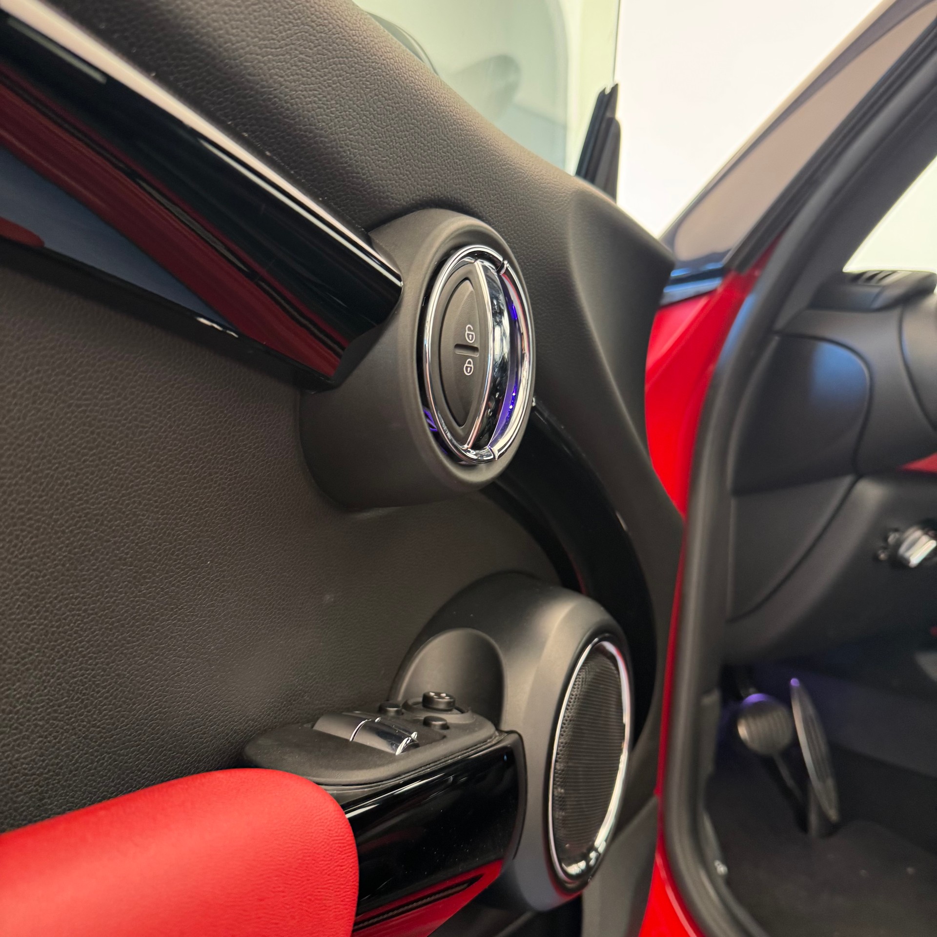 MINI Mini Cooper John Cooper Works Steptronic-image-10