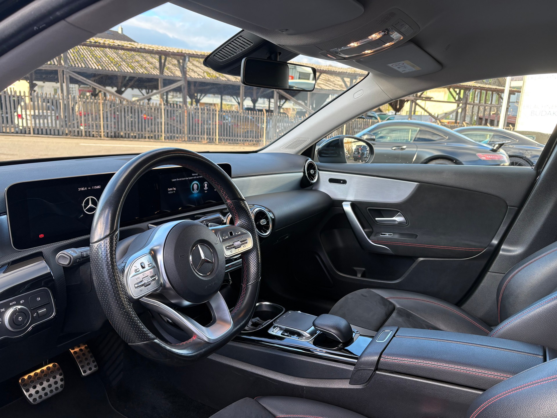 MERCEDES-BENZ A 220 AMG Line 7G-DCT-image-8