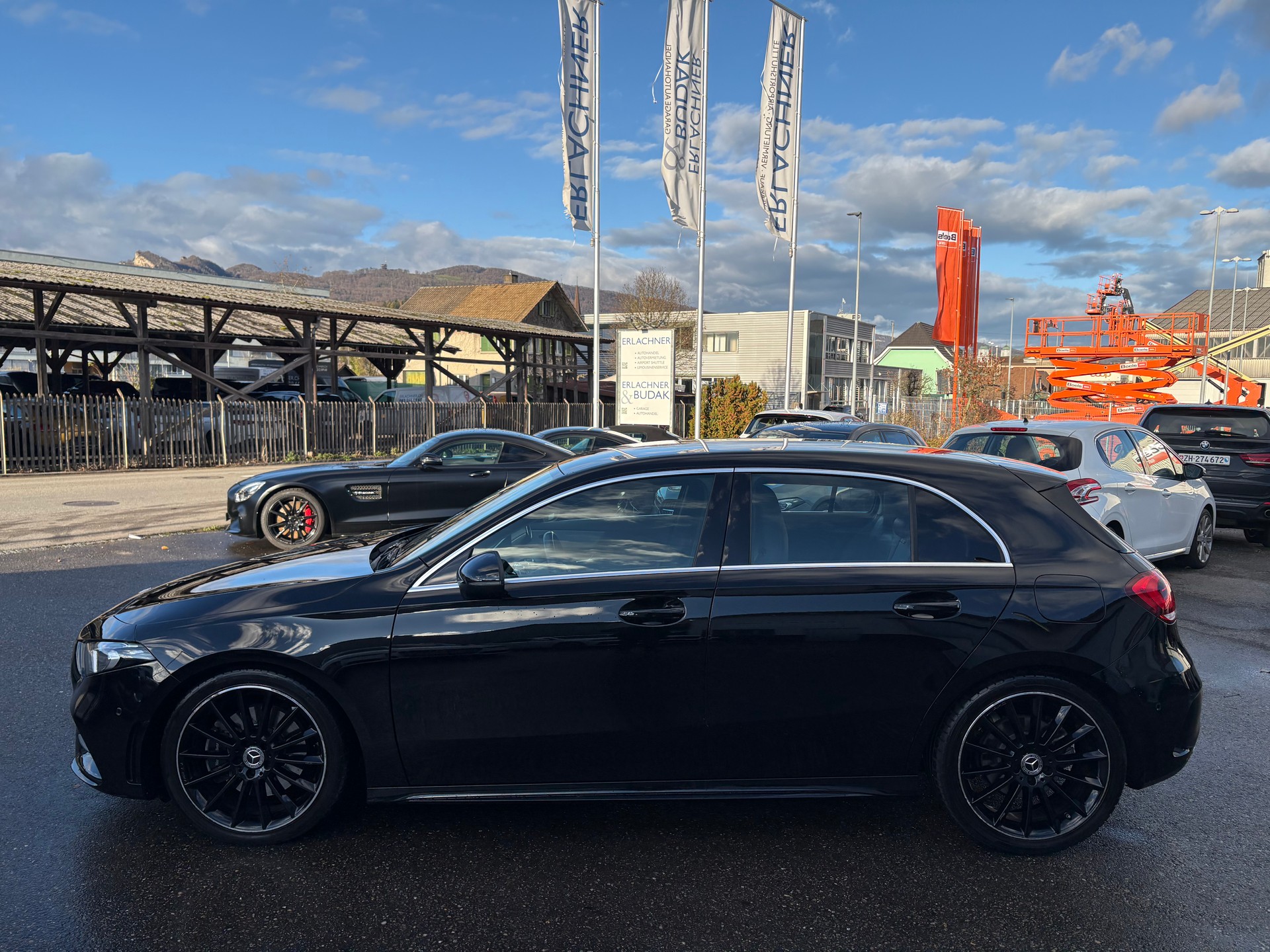 MERCEDES-BENZ A 220 AMG Line 7G-DCT-image-2
