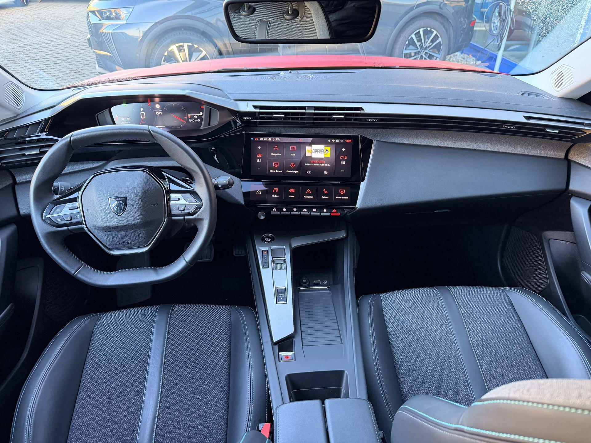 PEUGEOT 308 SW 1.5 BlueHDi Allure 5 Jahre Werksgarantie-image-11