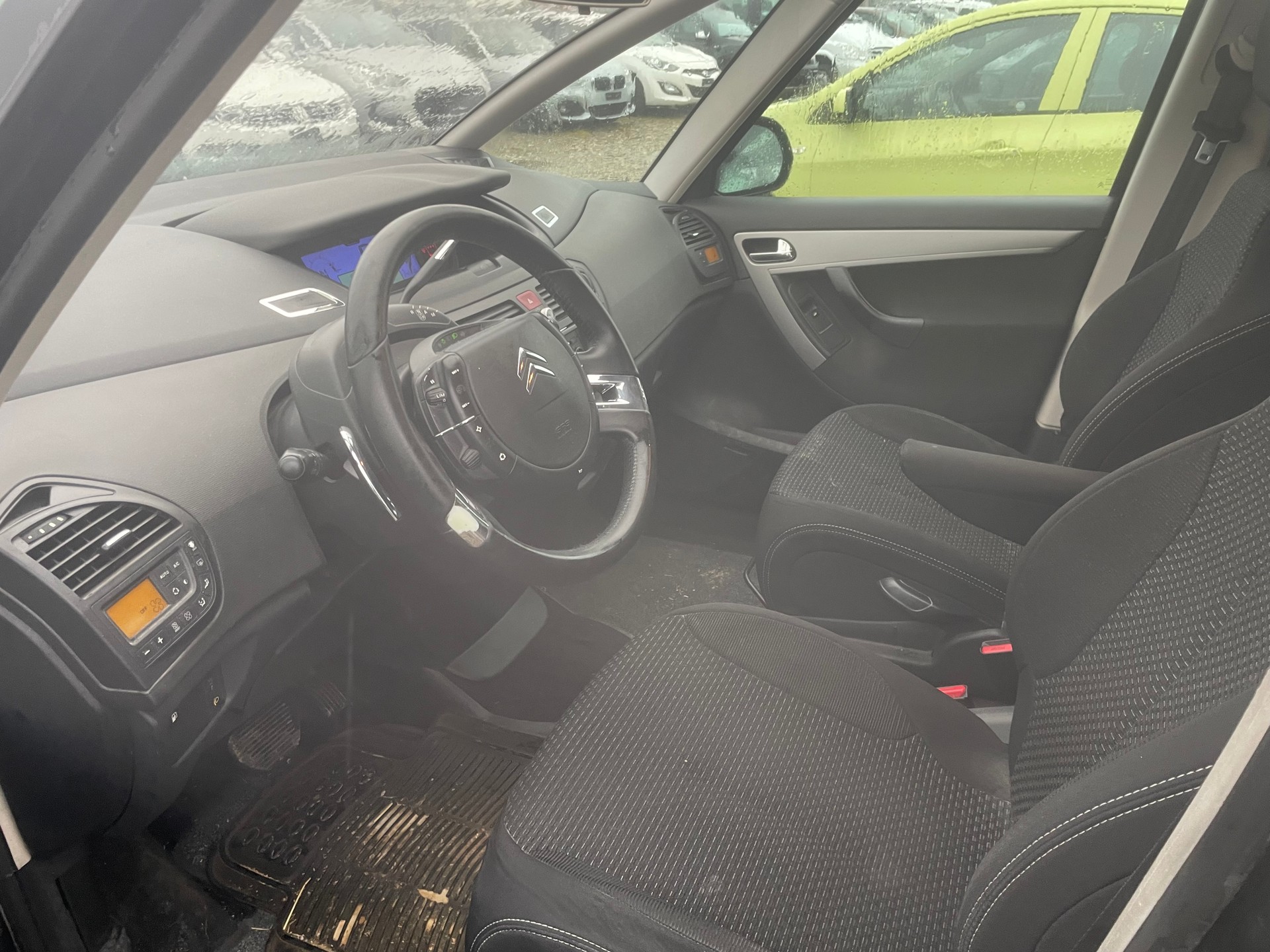 CITROEN Grand C4 Picasso 1.6 HDI 16V Dynamique BMP6-image-8