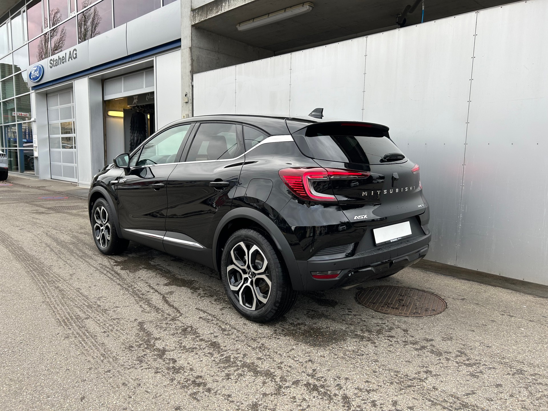 MITSUBISHI ASX 1.6 PHEV Instyle-image-3