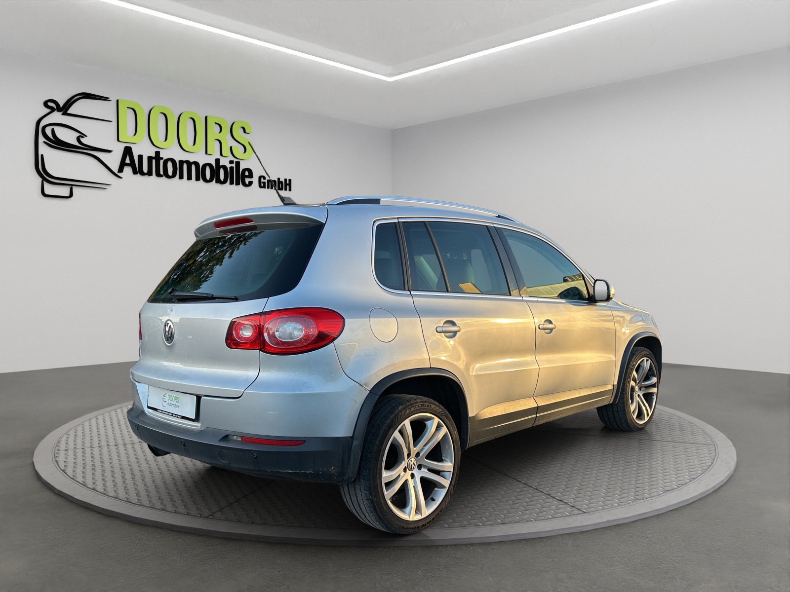 VW Tiguan 2.0 TSI Sport&Style-image-3