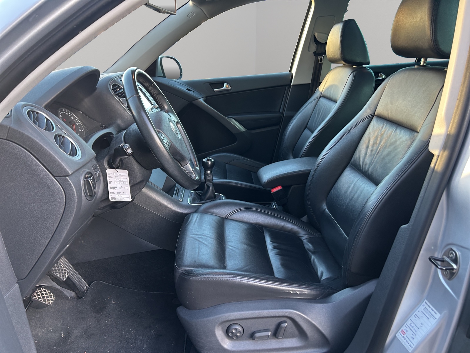 VW Tiguan 2.0 TSI Sport&Style-image-8