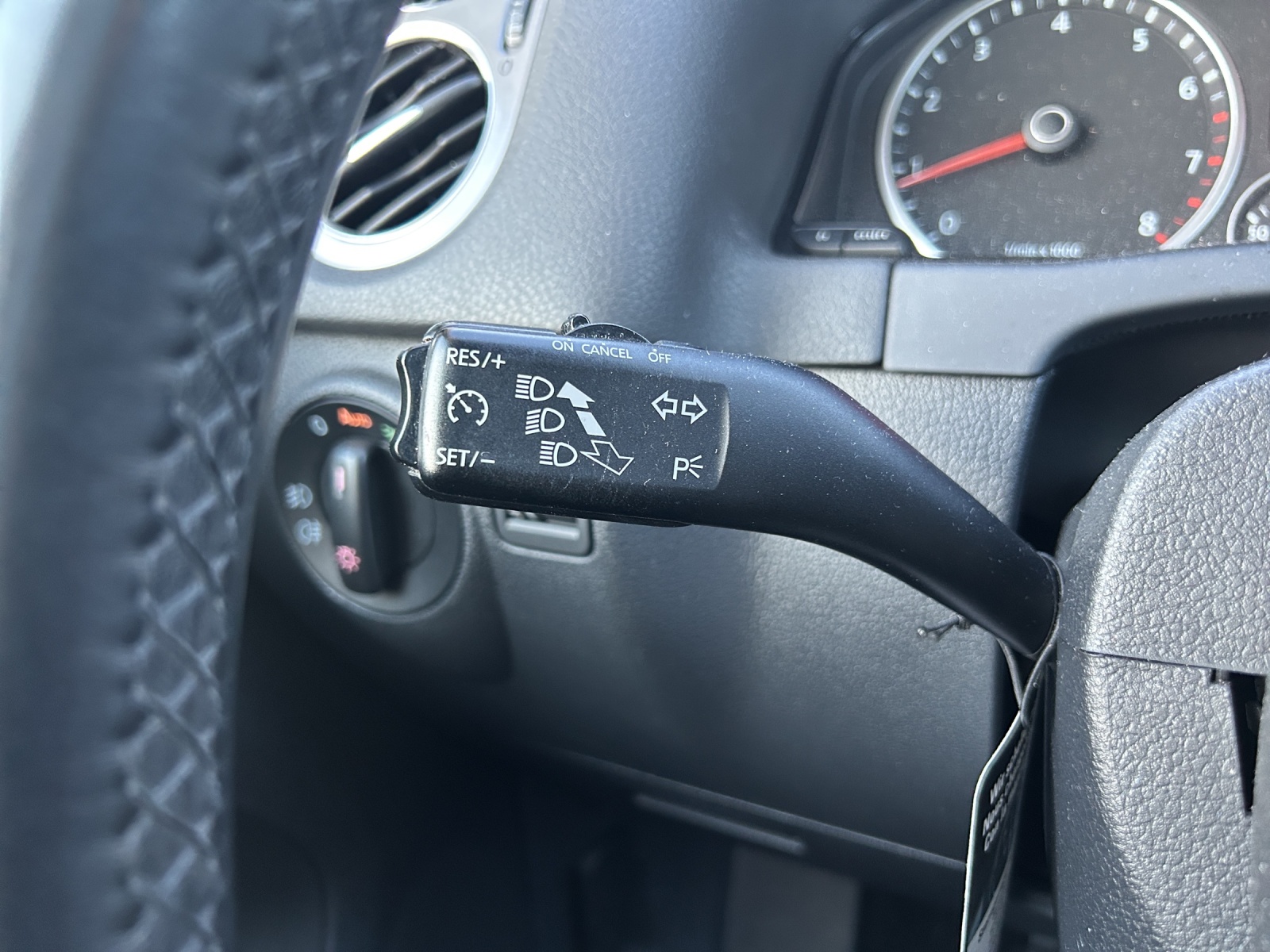VW Tiguan 2.0 TSI Sport&Style-image-20