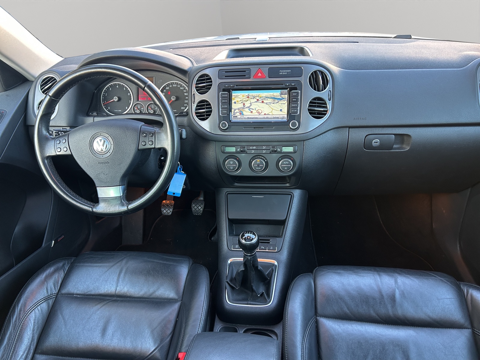 VW Tiguan 2.0 TSI Sport&Style-image-9