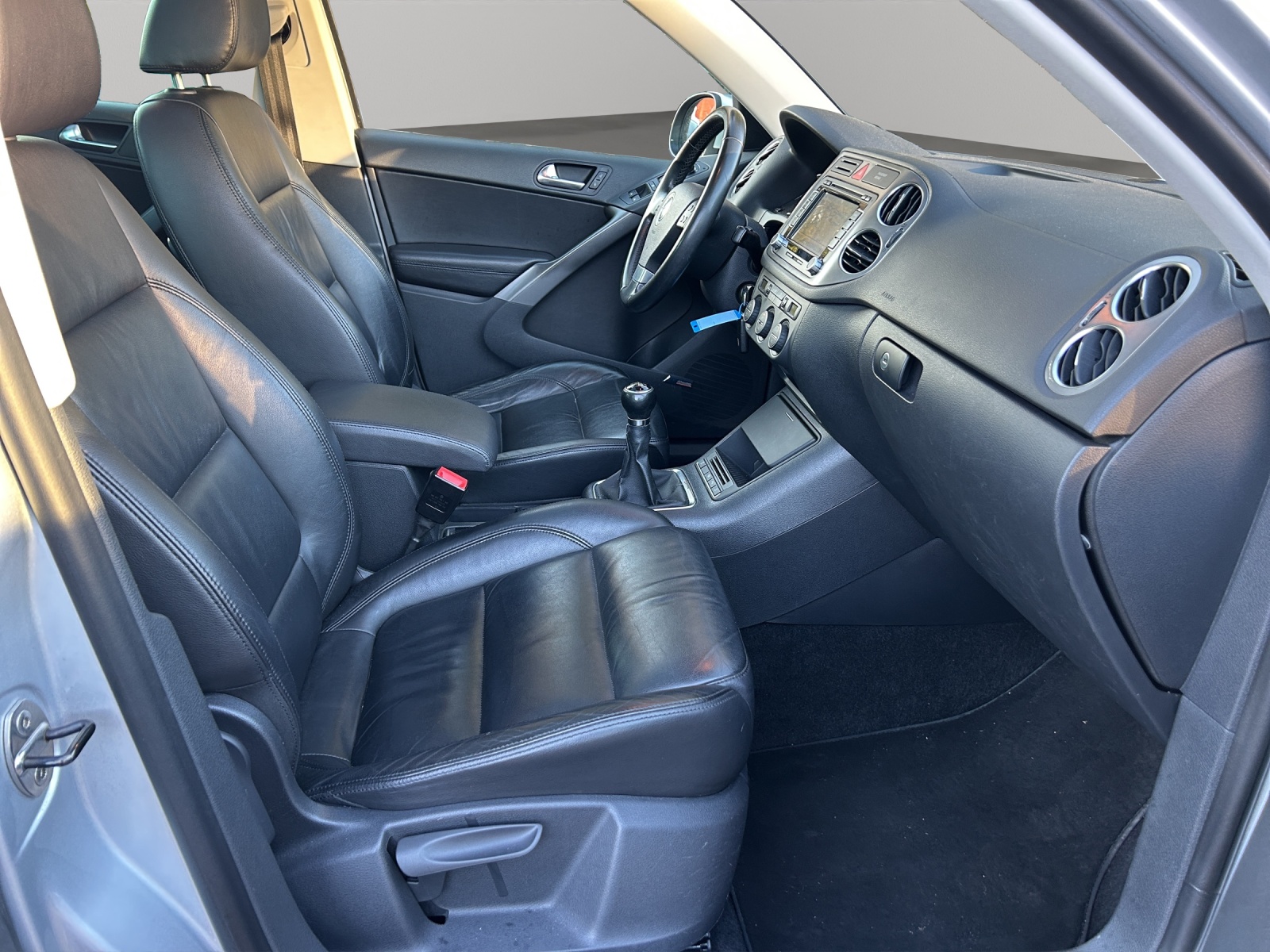 VW Tiguan 2.0 TSI Sport&Style-image-10