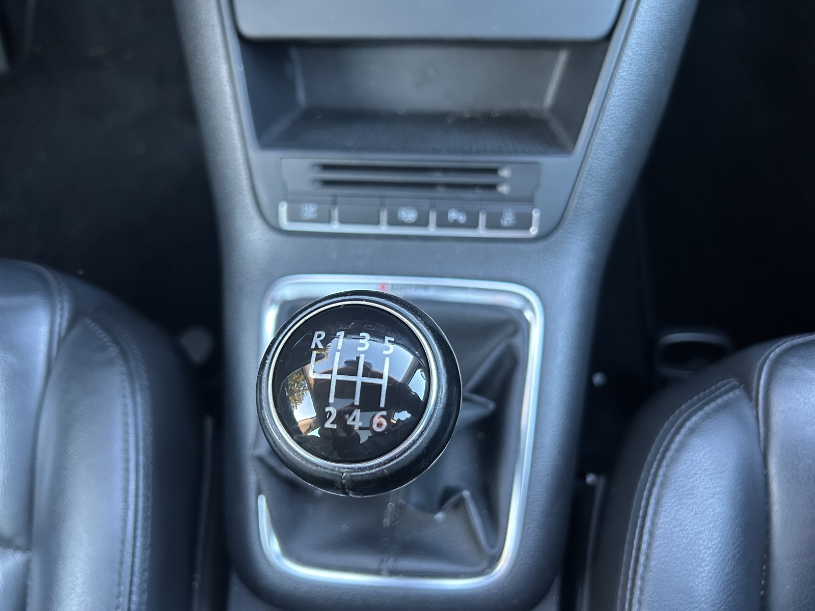 VW Tiguan 2.0 TSI Sport&Style-image-12