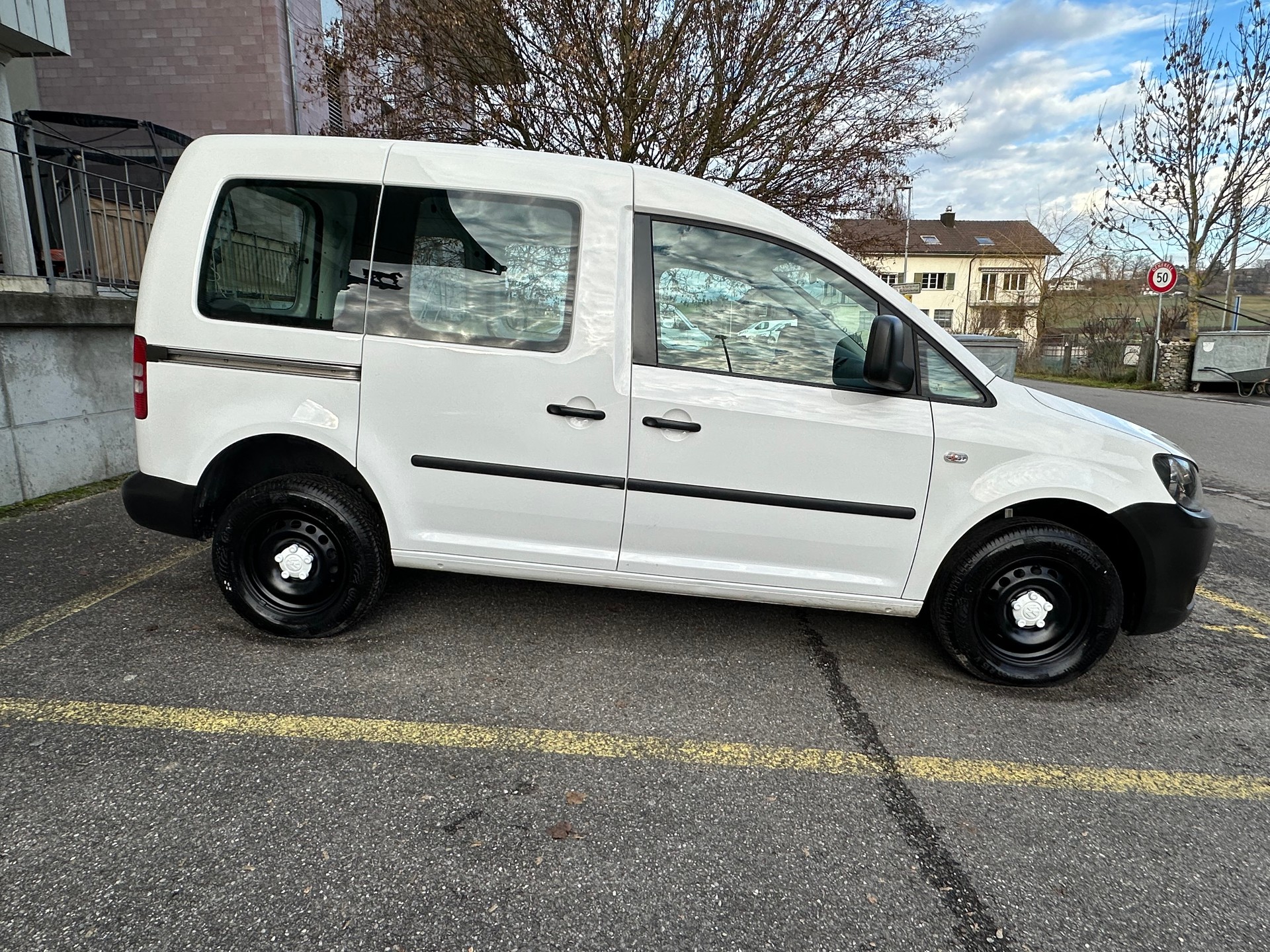 VW CADDY-image-7