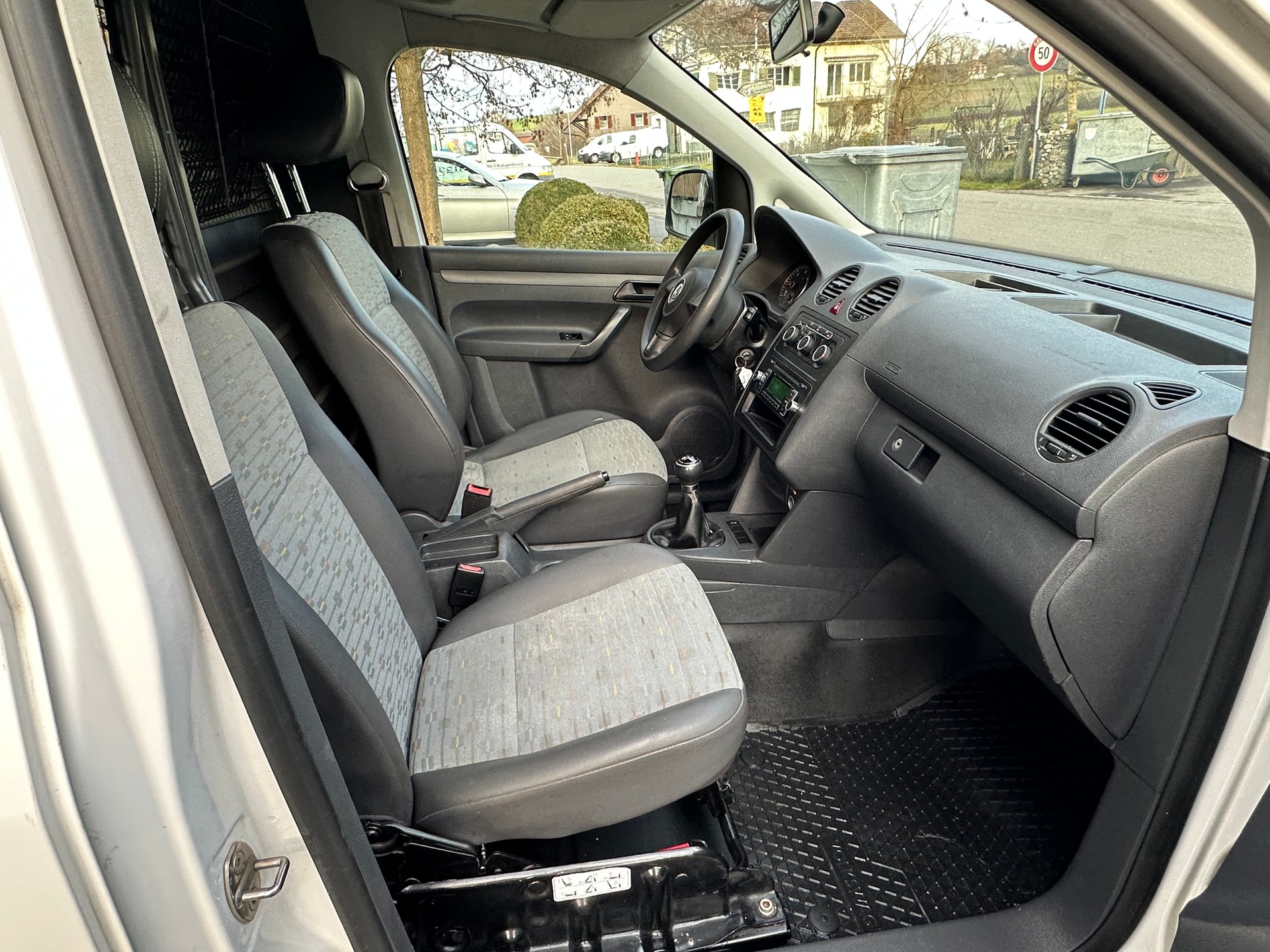 VW CADDY-image-10