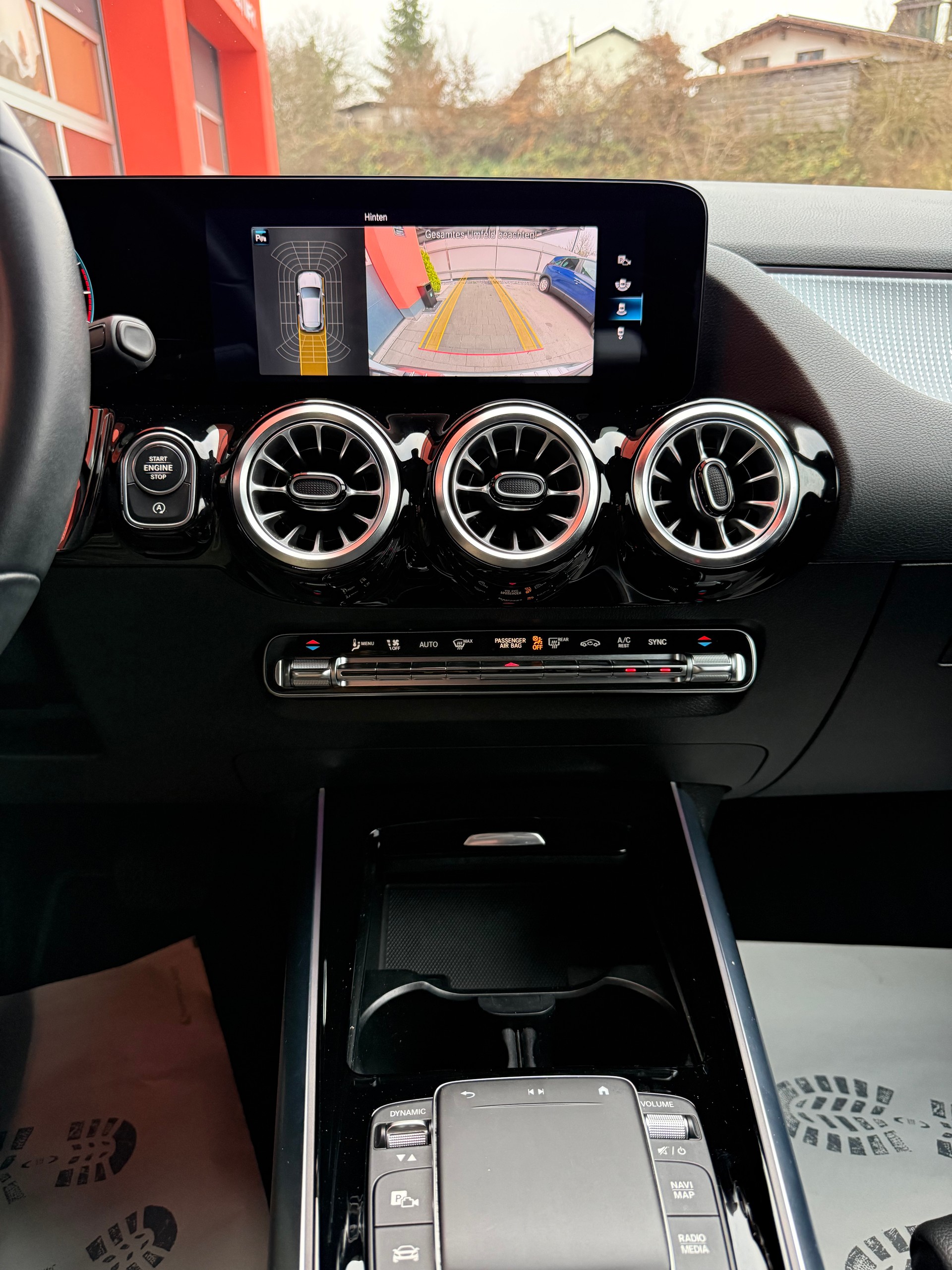 MERCEDES-BENZ GLA 220d 4Matic Progressive 8G-DCT-image-6