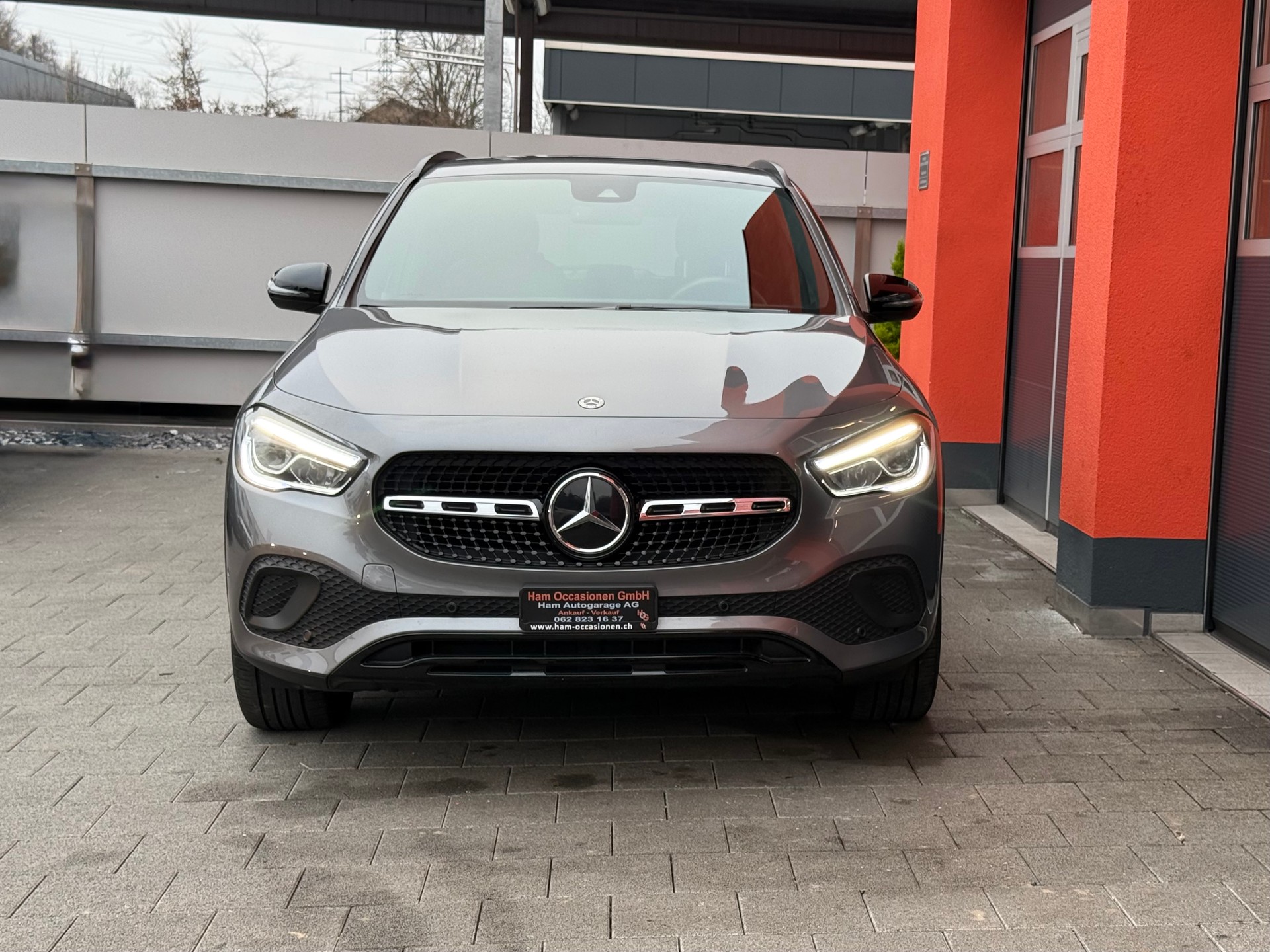 MERCEDES-BENZ GLA 220d 4Matic Progressive 8G-DCT-image-0