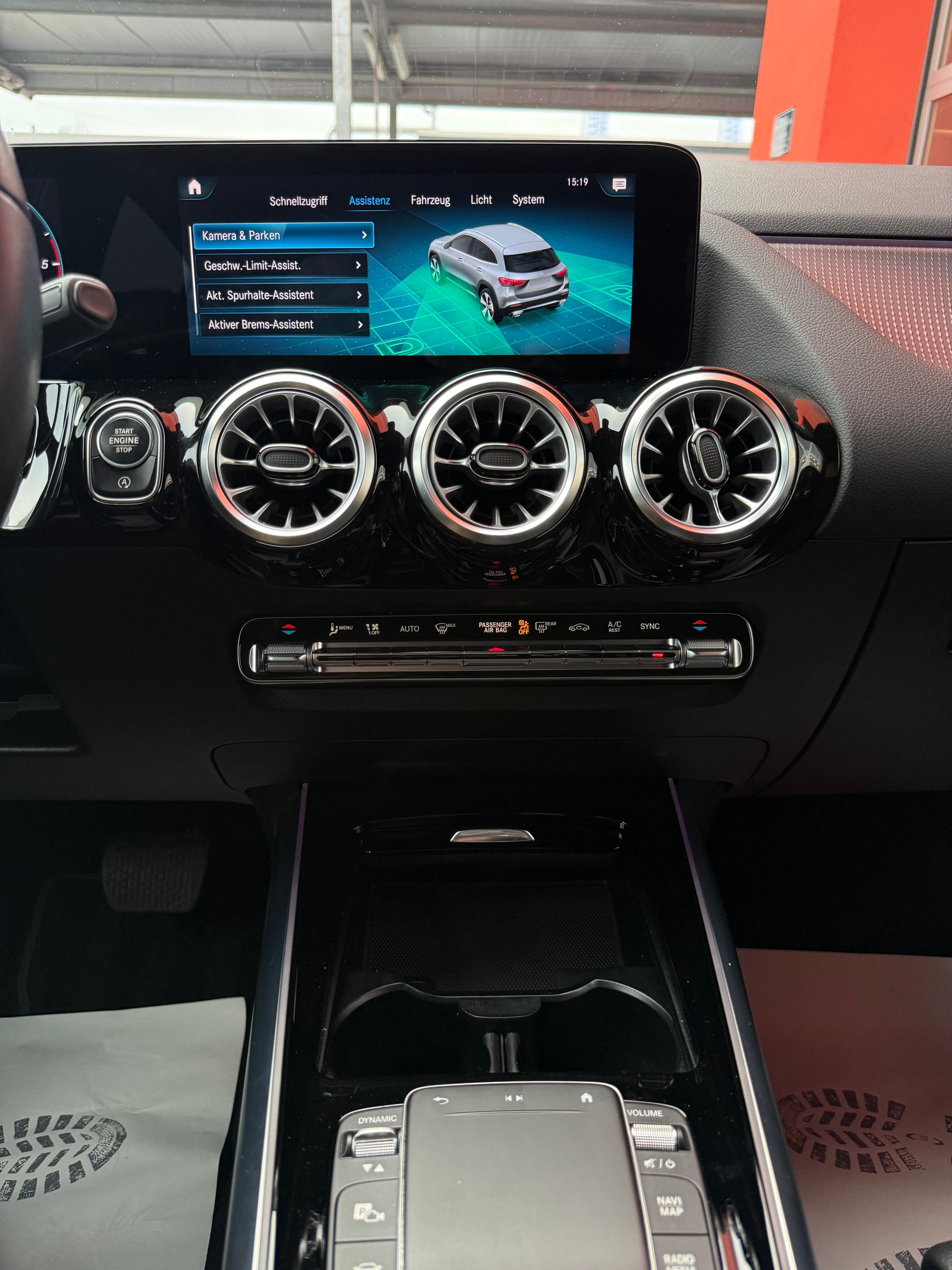 MERCEDES-BENZ GLA 220d 4Matic Progressive 8G-DCT-image-7