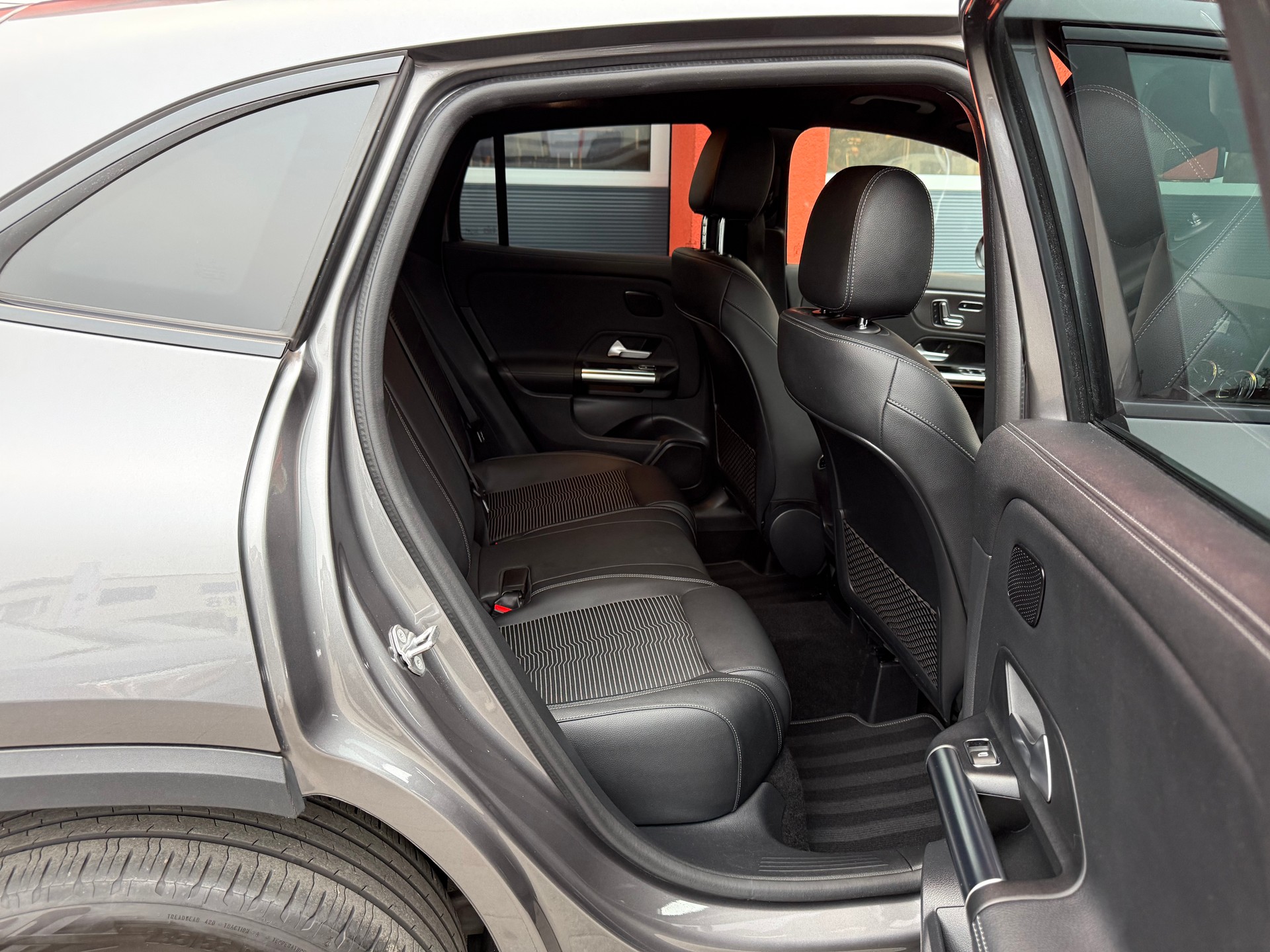 MERCEDES-BENZ GLA 220d 4Matic Progressive 8G-DCT-image-12