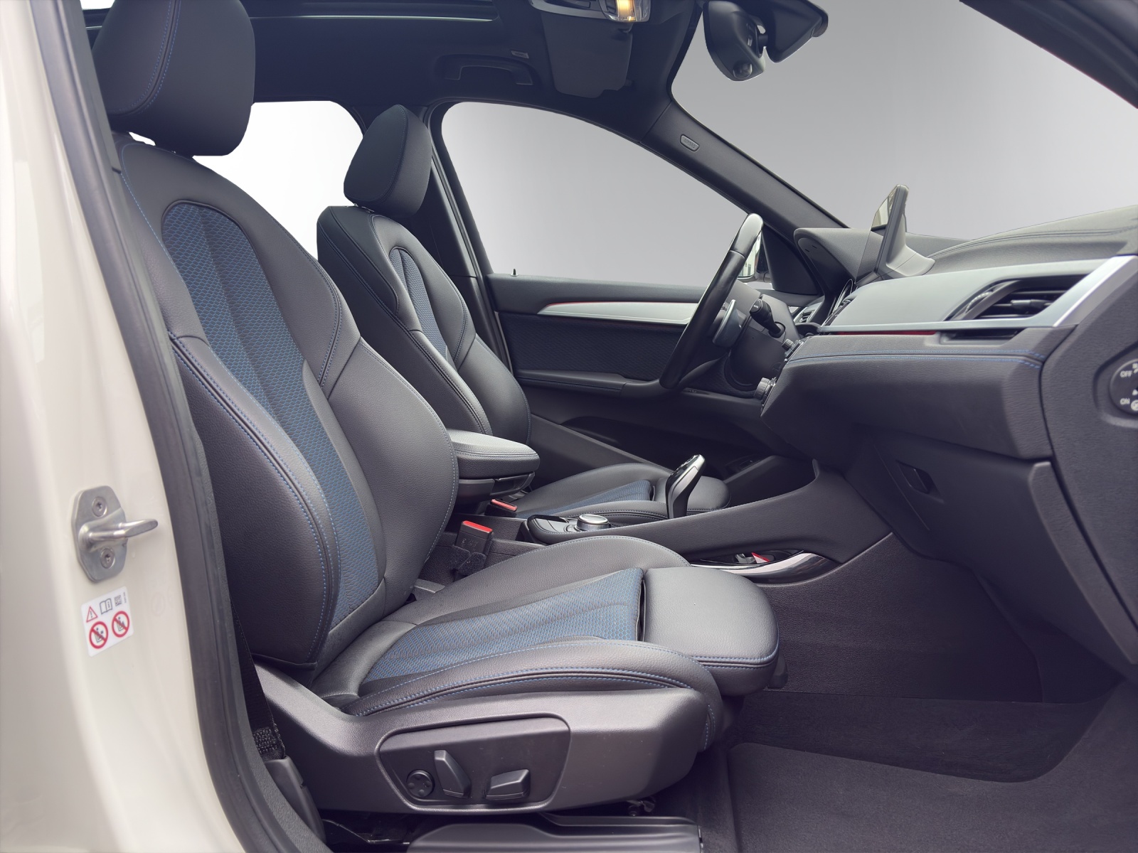 BMW X1 xDrive 20d M Sport Steptronic-image-11