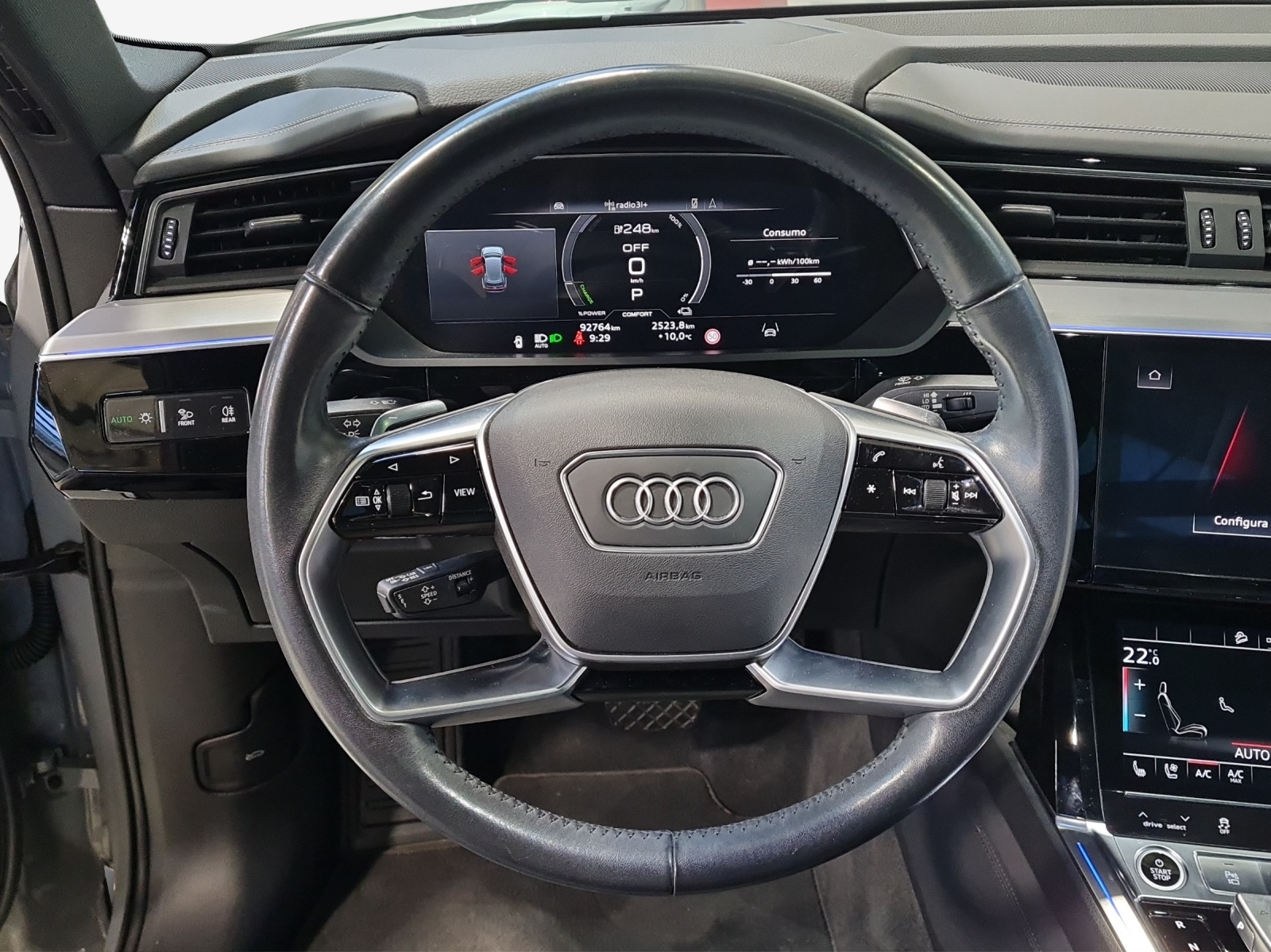 AUDI e-tron 55 Sportback S Line quattro-image-10