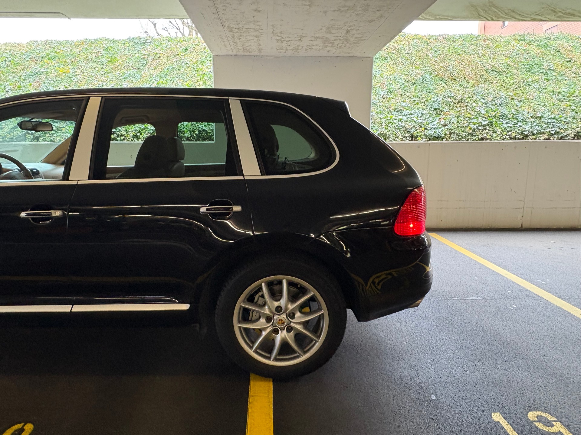 PORSCHE Cayenne S-image-2