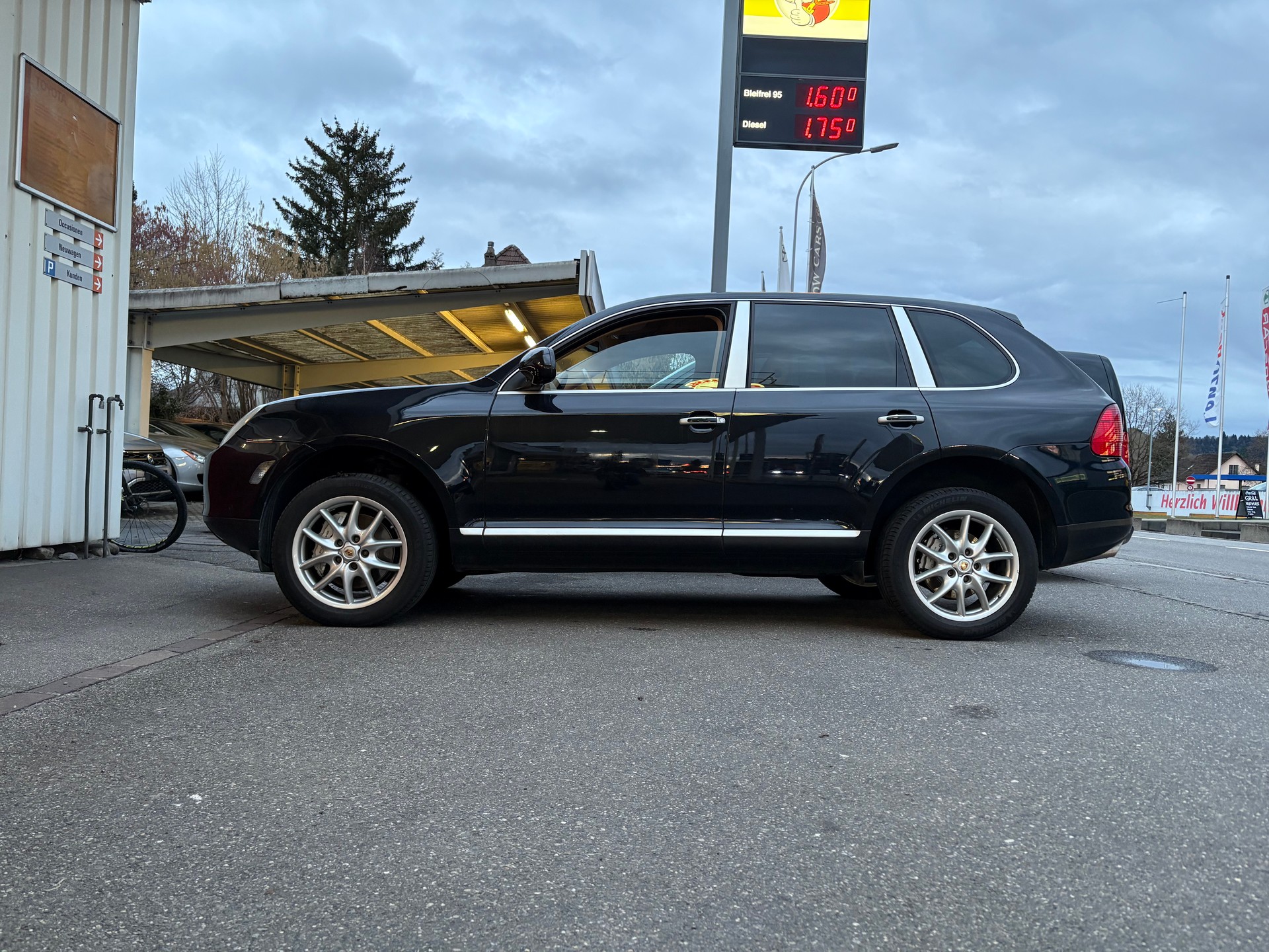 PORSCHE Cayenne S-image-14