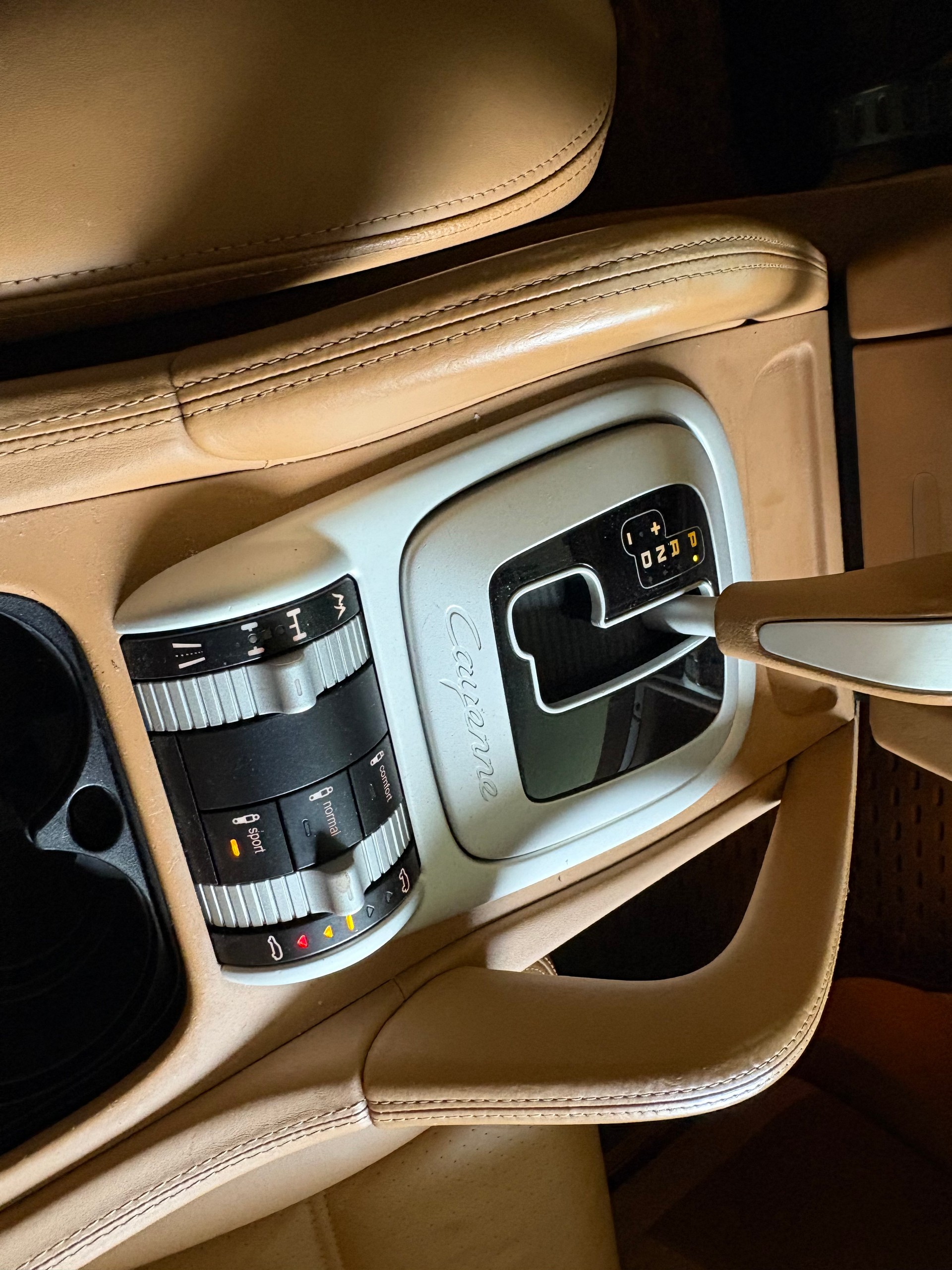 PORSCHE Cayenne S-image-9