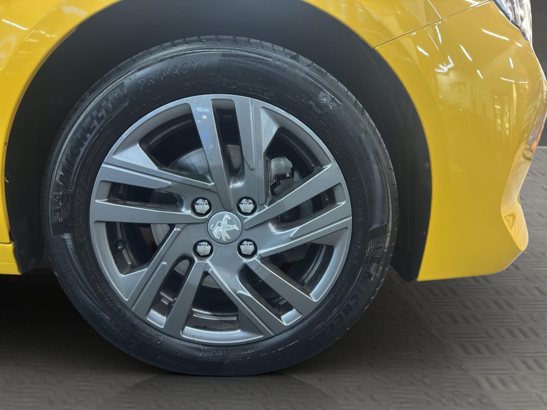PEUGEOT 208 1.2 PureTech 100 Active Pack-image-6