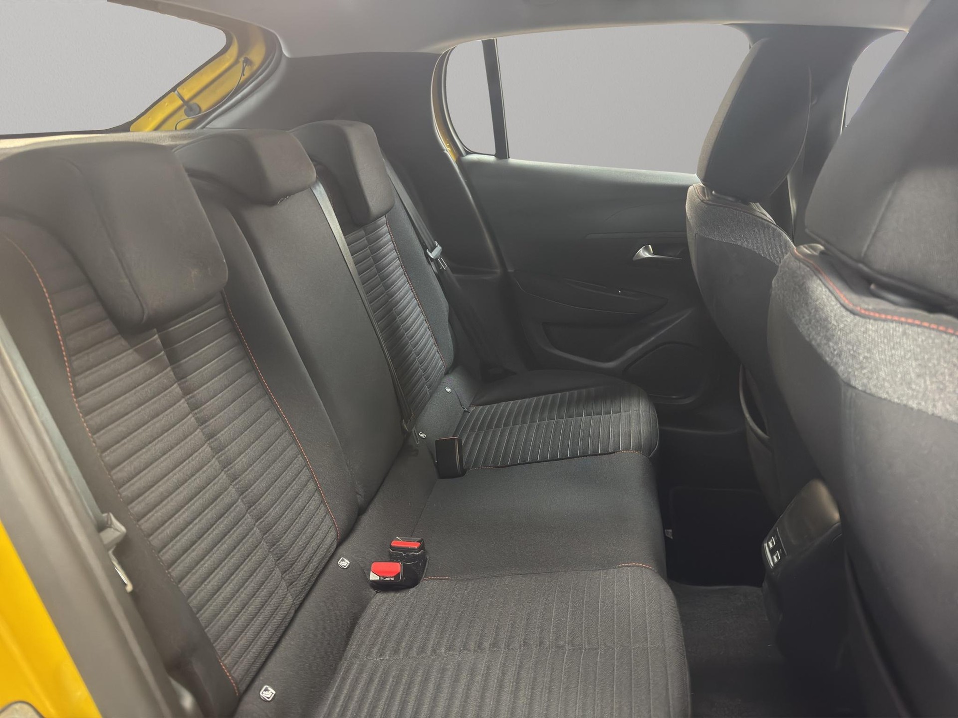 PEUGEOT 208 1.2 PureTech 100 Active Pack-image-11