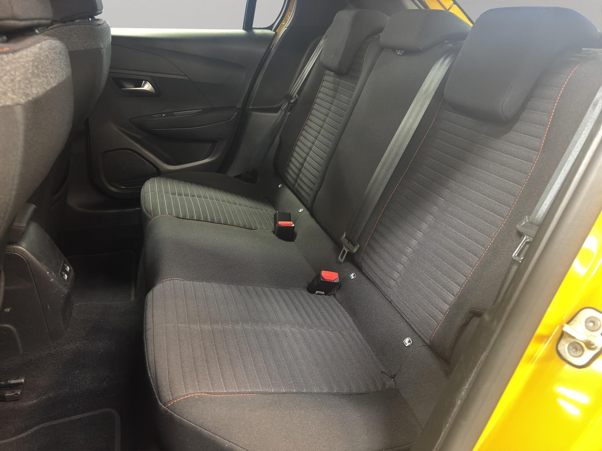 PEUGEOT 208 1.2 PureTech 100 Active Pack-image-10