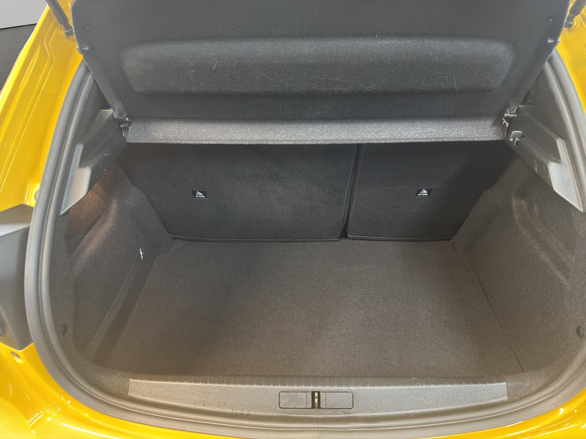PEUGEOT 208 1.2 PureTech 100 Active Pack-image-12