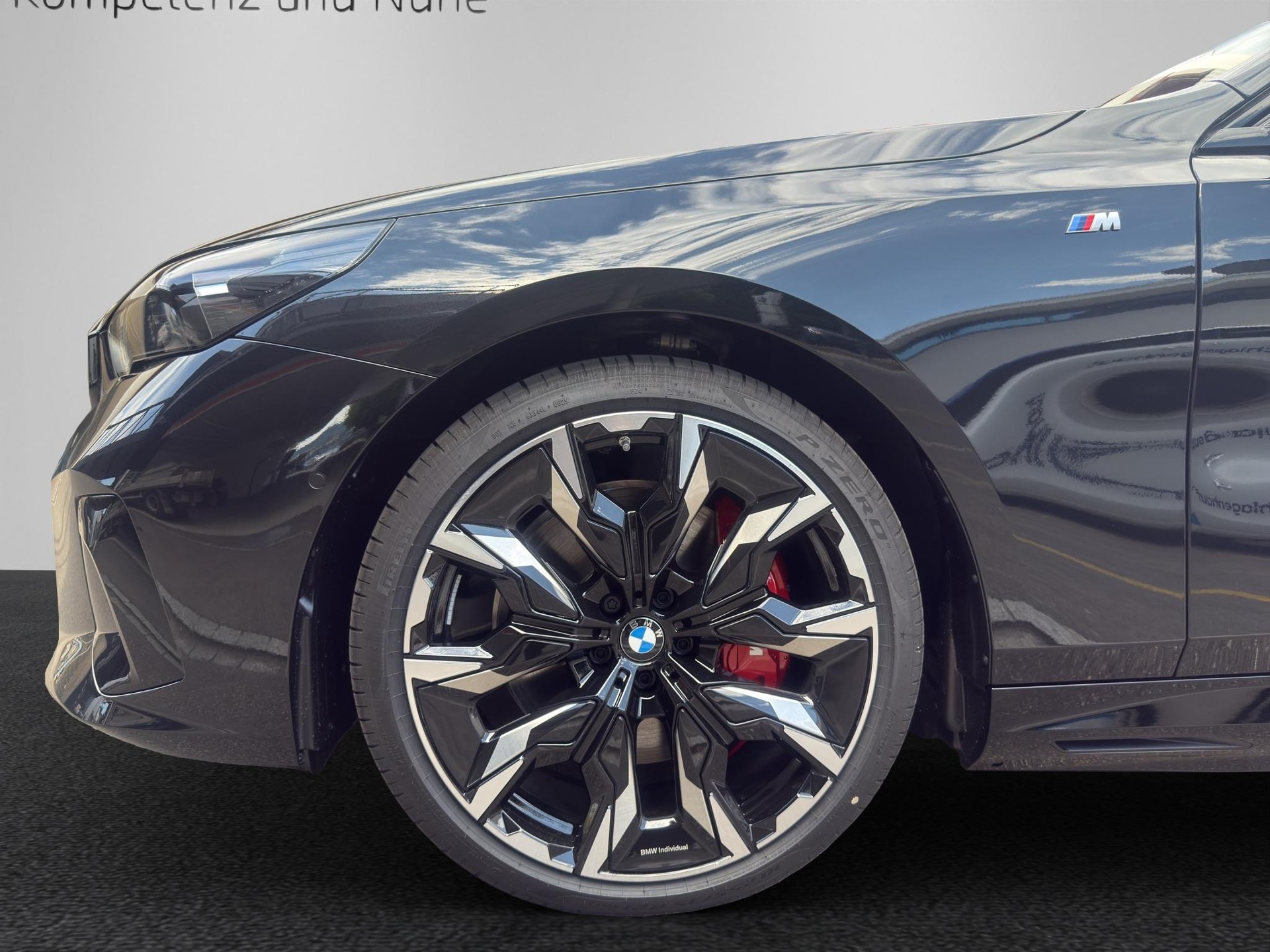 BMW i5 M60 xDrive Touring M Sport Pro-image-9