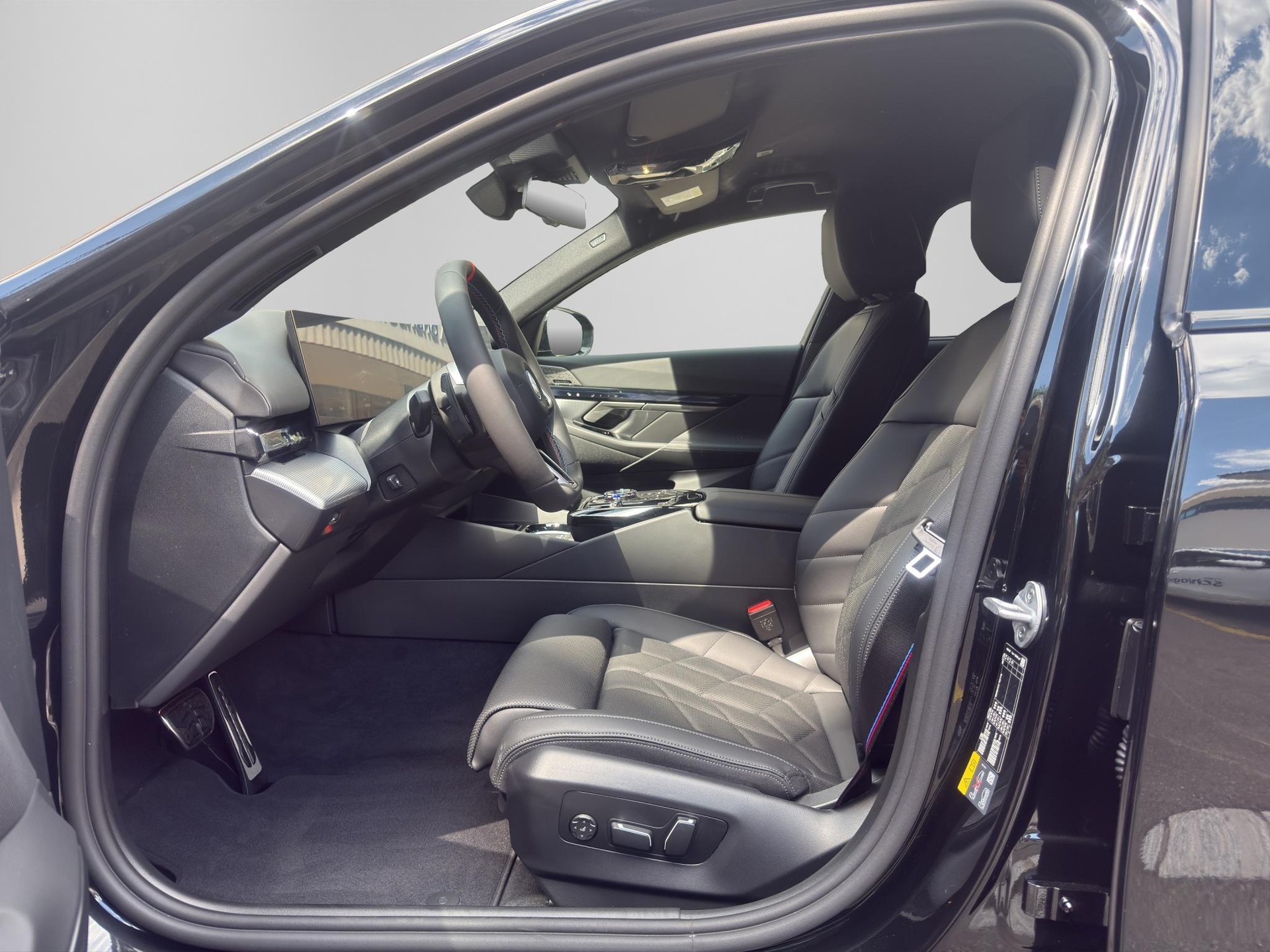 BMW i5 M60 xDrive Touring M Sport Pro-image-10