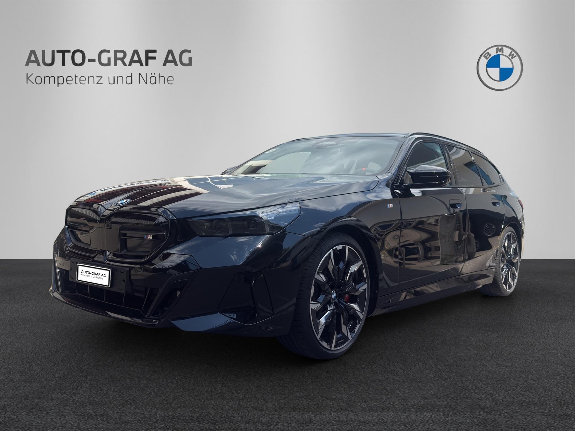 BMW i5 M60 xDrive Touring M Sport Pro-image-0