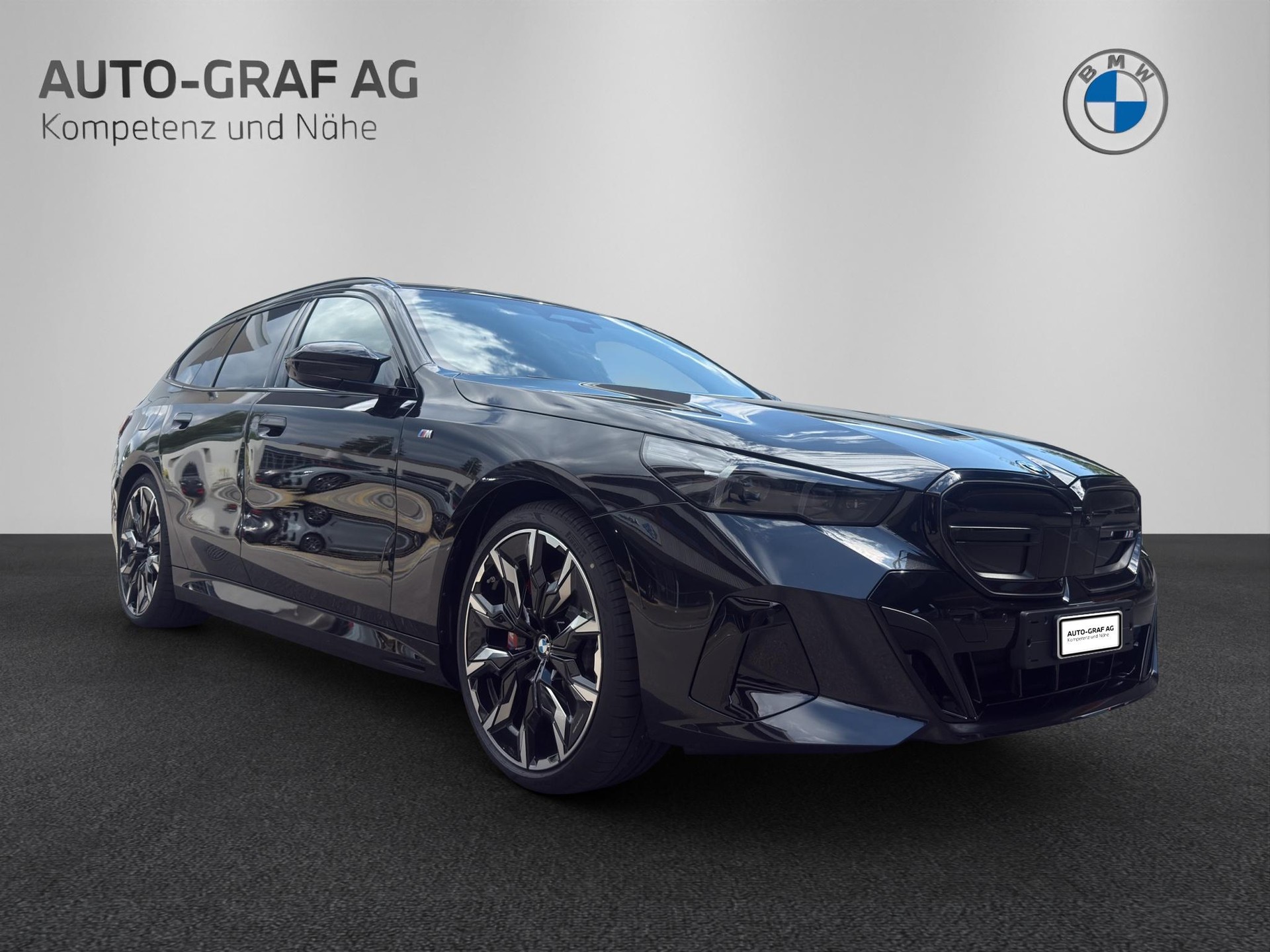 BMW i5 M60 xDrive Touring M Sport Pro-image-6