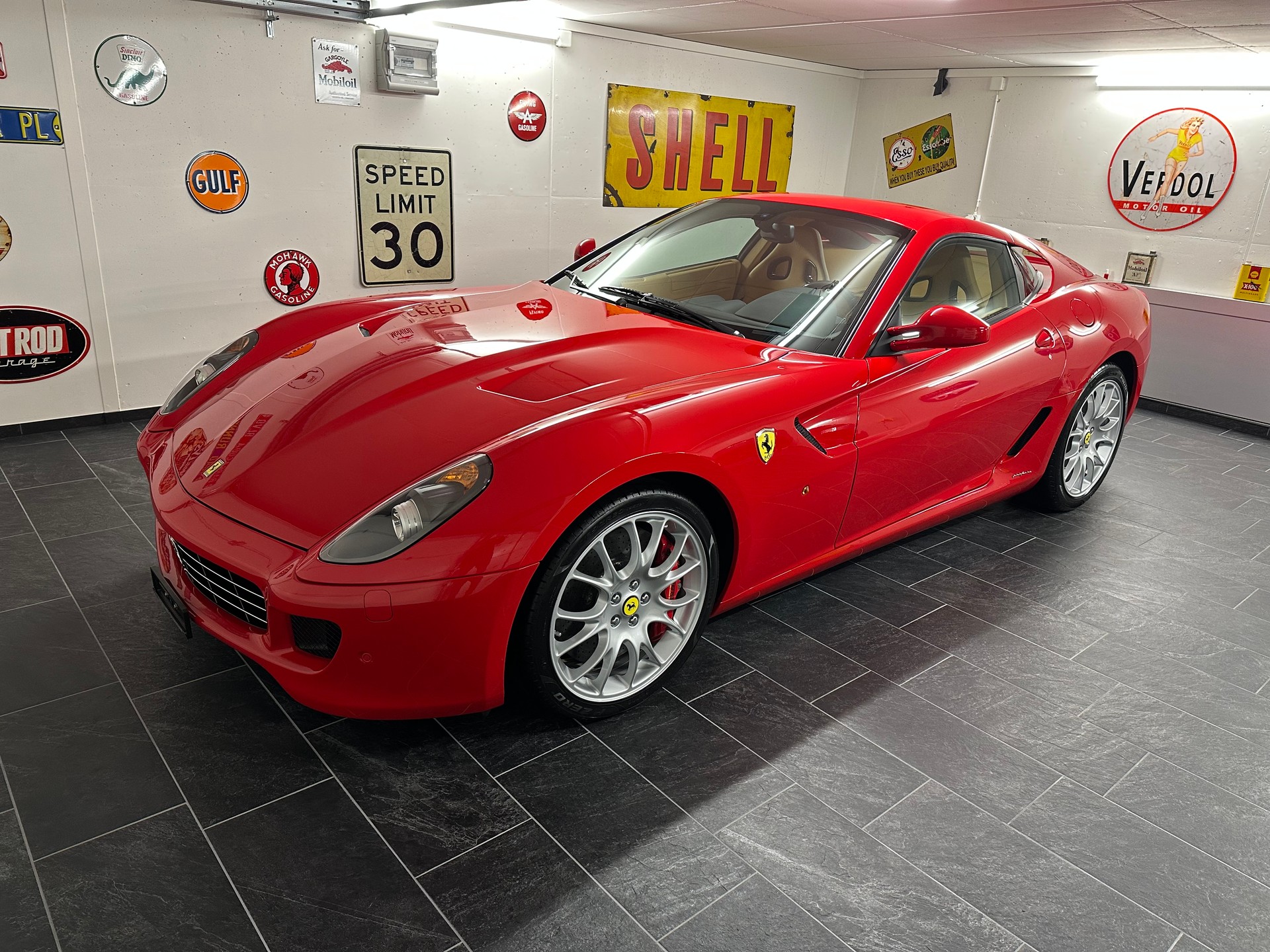 FERRARI 599 GTB-image-1