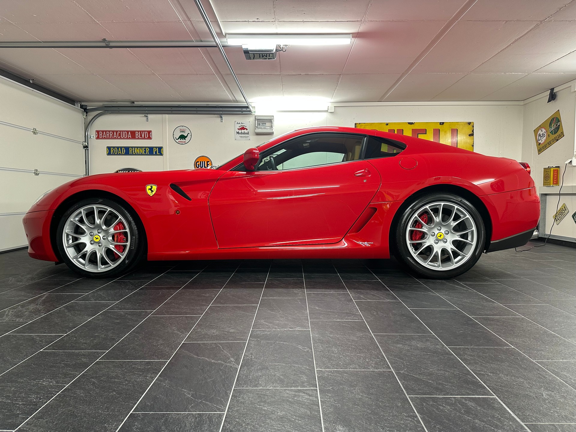 FERRARI 599 GTB-image-2
