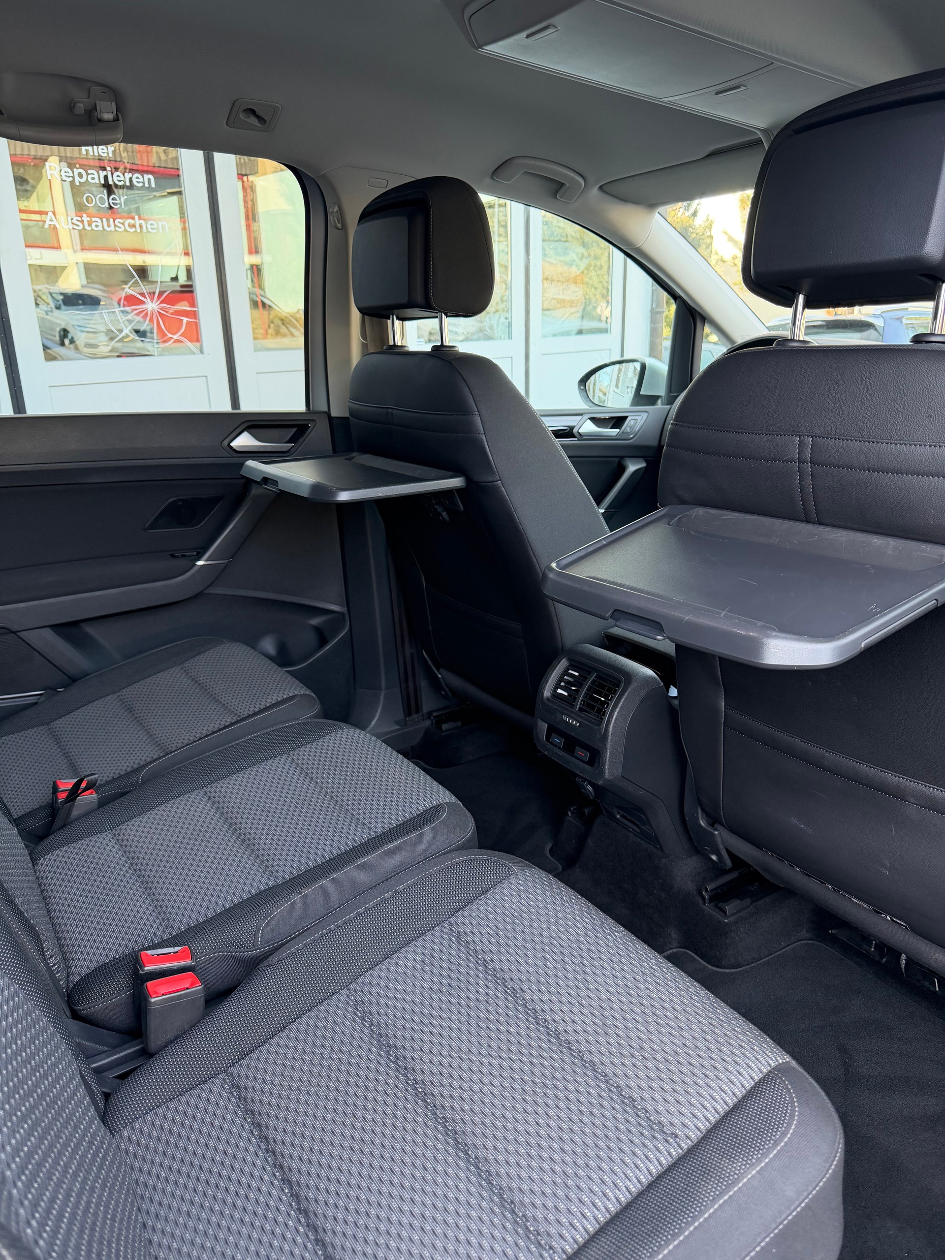 VW Touran 1.6 TDI BlueMotion Technology Comfortline DSG-image-13