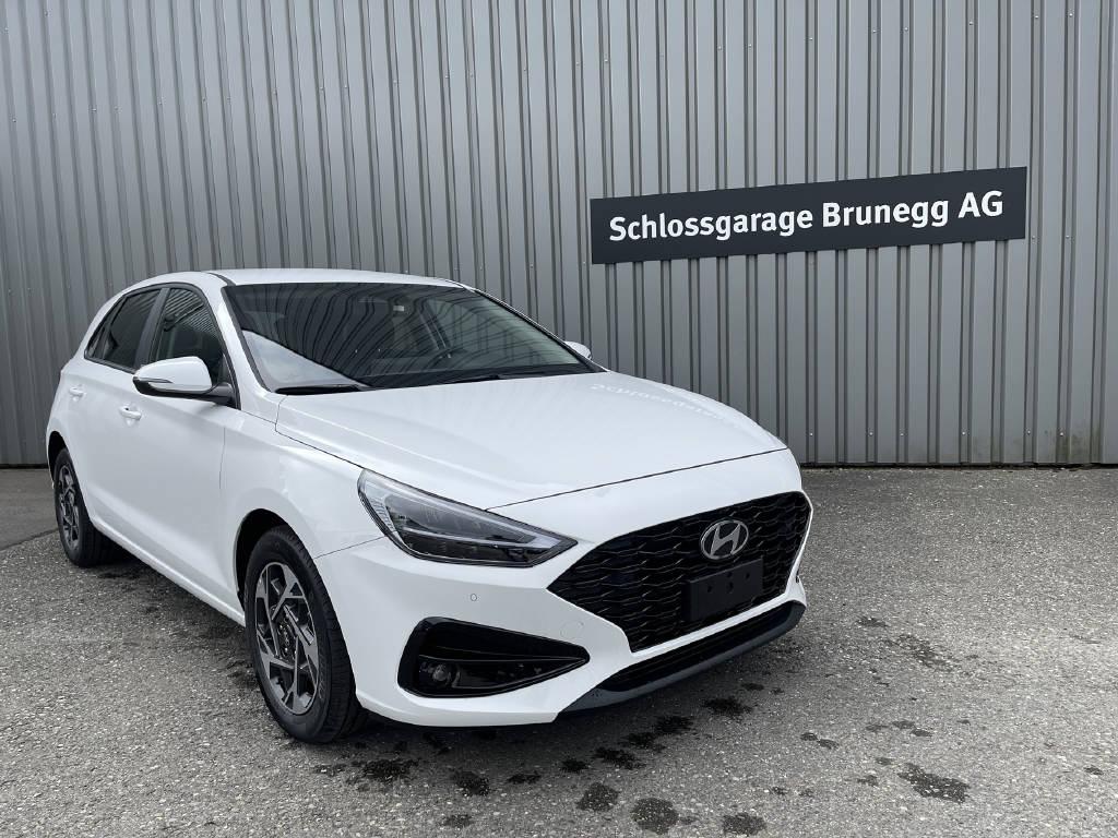 HYUNDAI i30 1.5 T-GDi Amplia-image-0