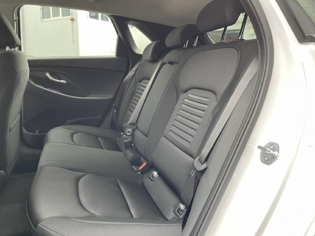 HYUNDAI i30 1.5 T-GDi Amplia-image-5