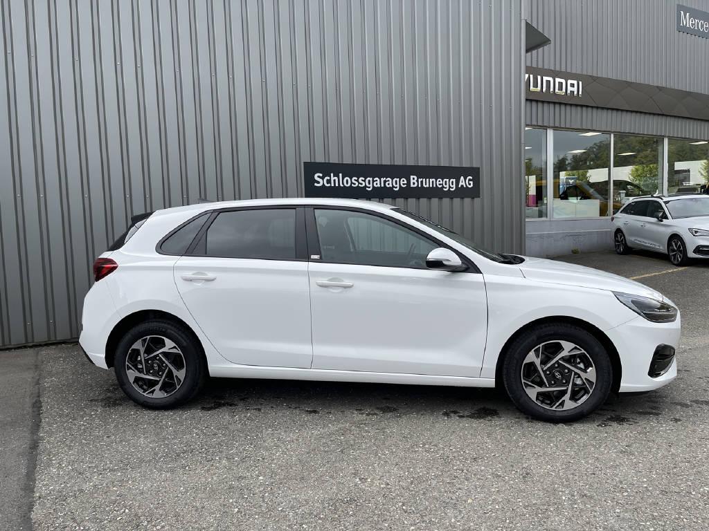 HYUNDAI i30 1.5 T-GDi Amplia-image-1