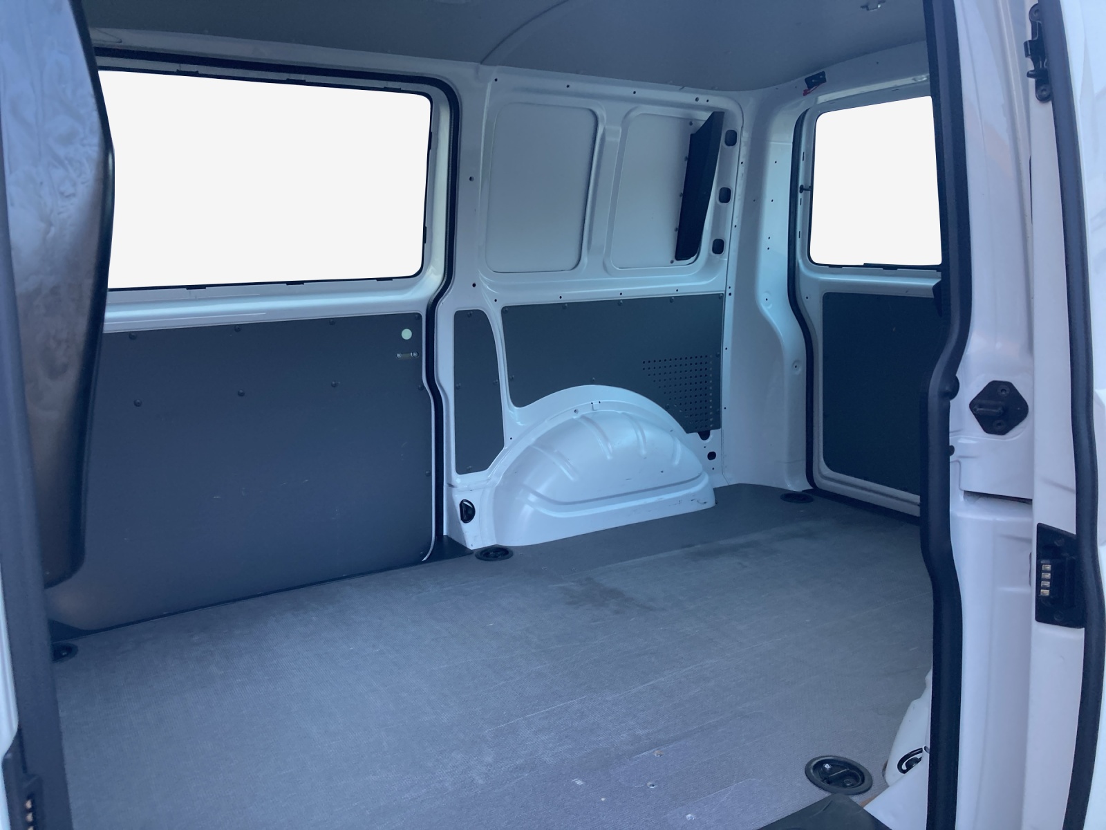 VW T6.1 2.0 TDI-image-11