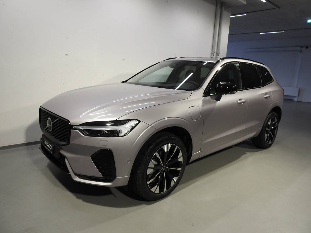 VOLVO XC60 2.0 T6 TE Plus Dark eAWD-image-0