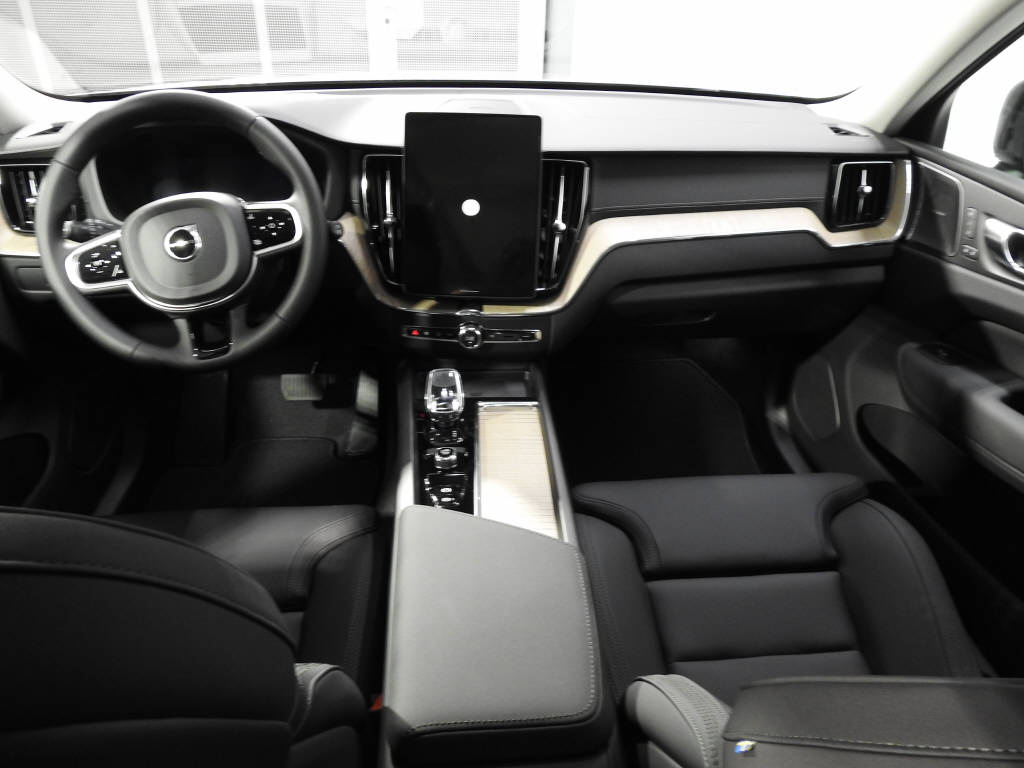 VOLVO XC60 2.0 T6 TE Plus Dark eAWD-image-10
