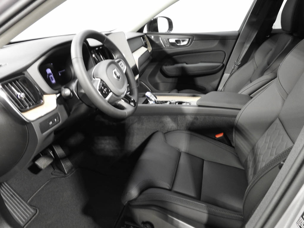 VOLVO XC60 2.0 T6 TE Plus Dark eAWD-image-12