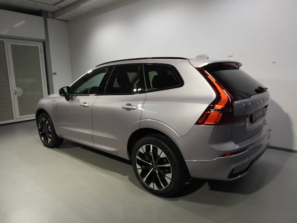 VOLVO XC60 2.0 T6 TE Plus Dark eAWD-image-3