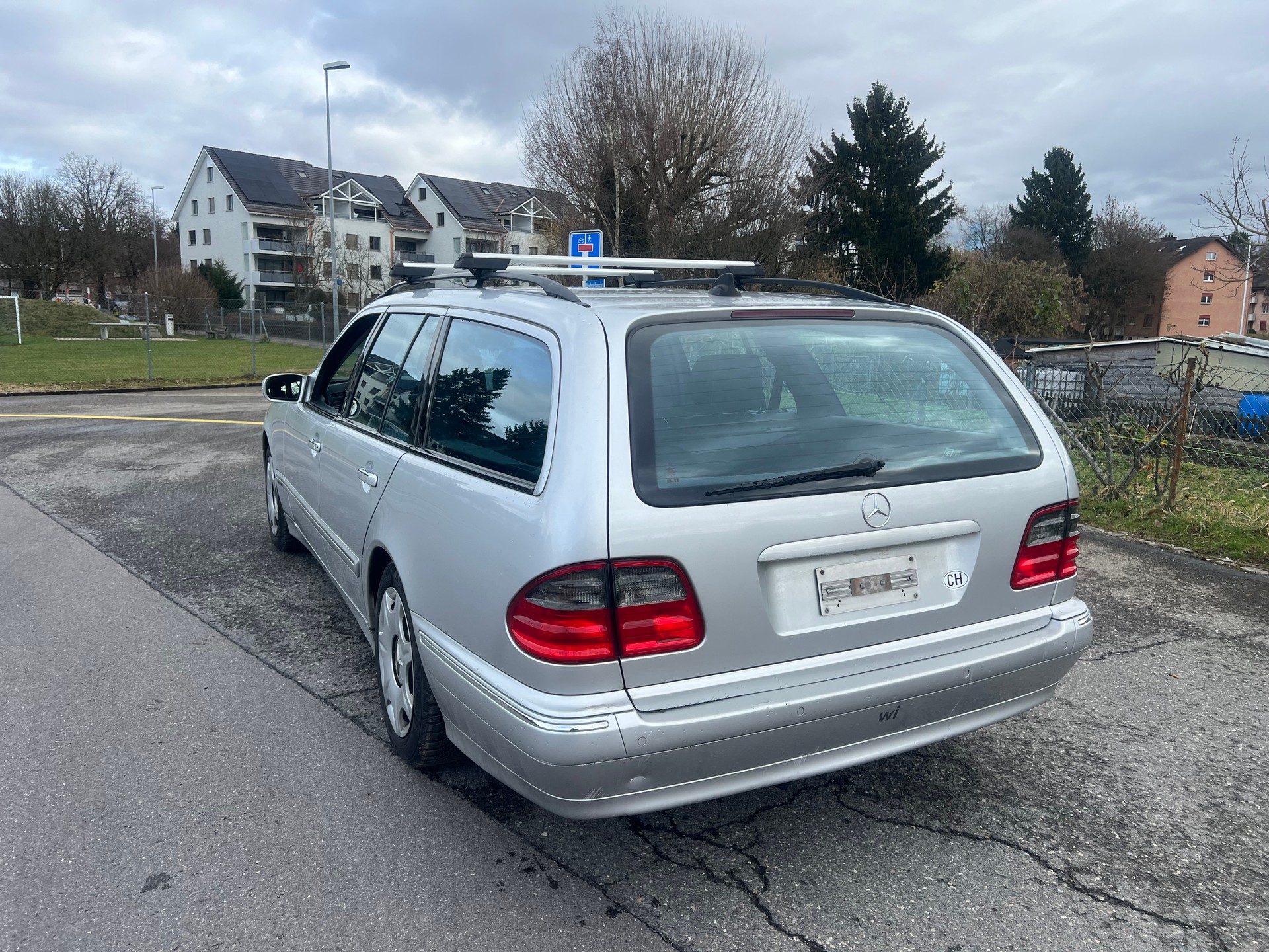 MERCEDES-BENZ E 320 Avantgarde Automatic-image-9