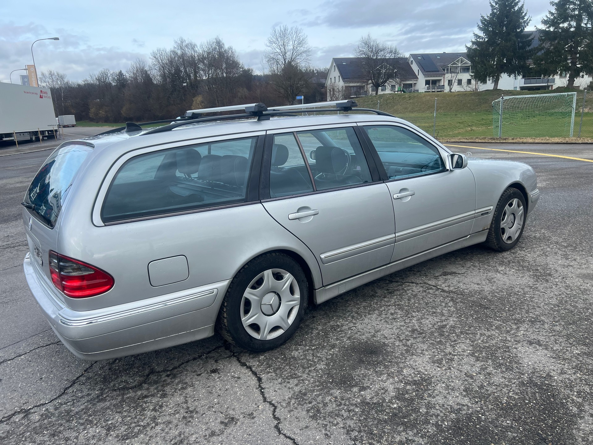 MERCEDES-BENZ E 320 Avantgarde Automatic-image-4
