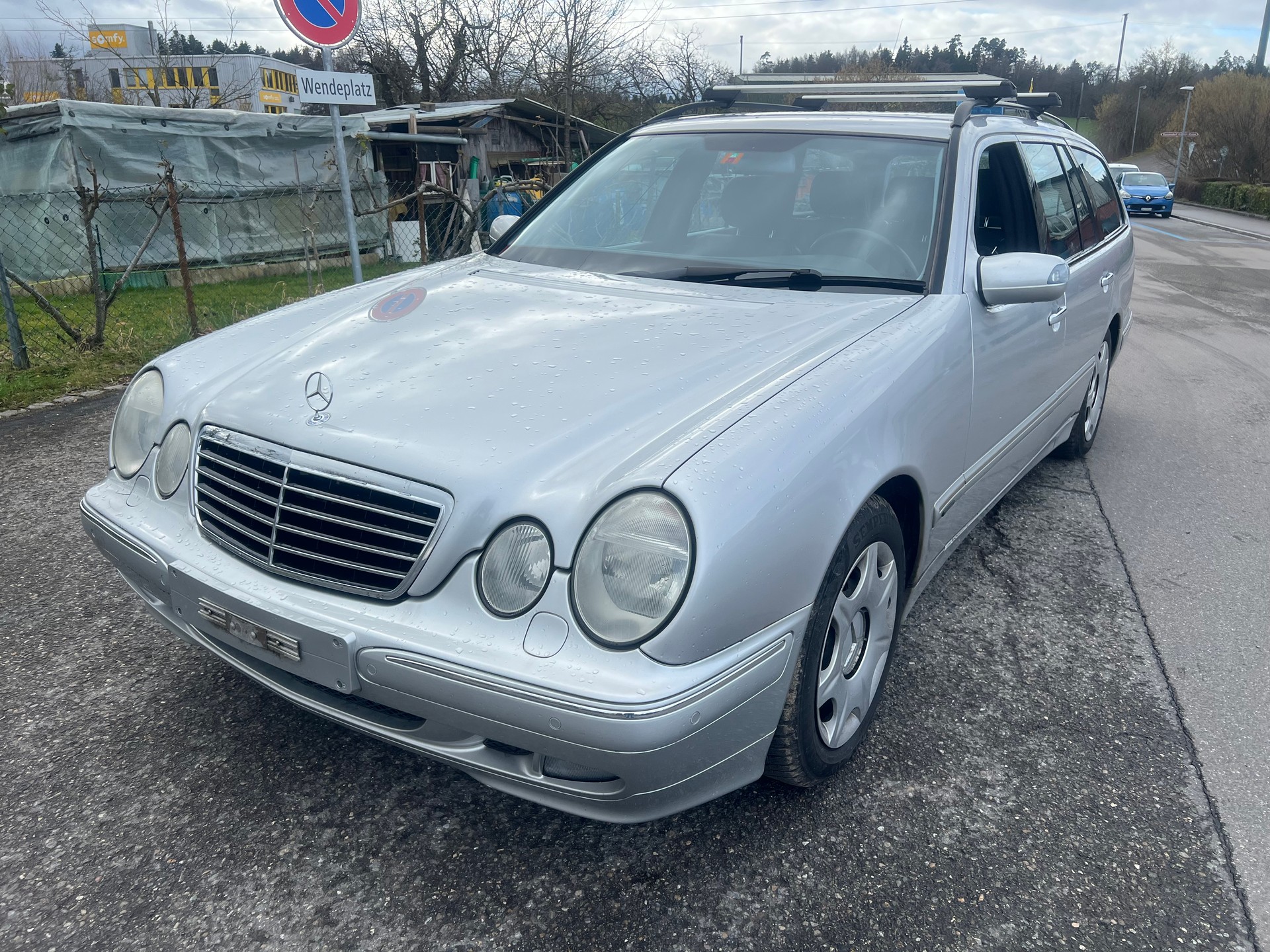 MERCEDES-BENZ E 320 Avantgarde Automatic-image-10