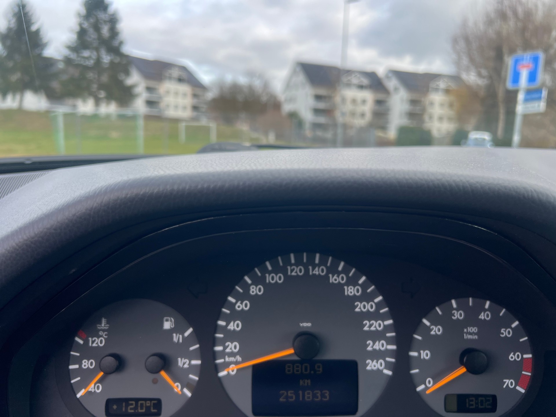 MERCEDES-BENZ E 320 Avantgarde Automatic-image-15
