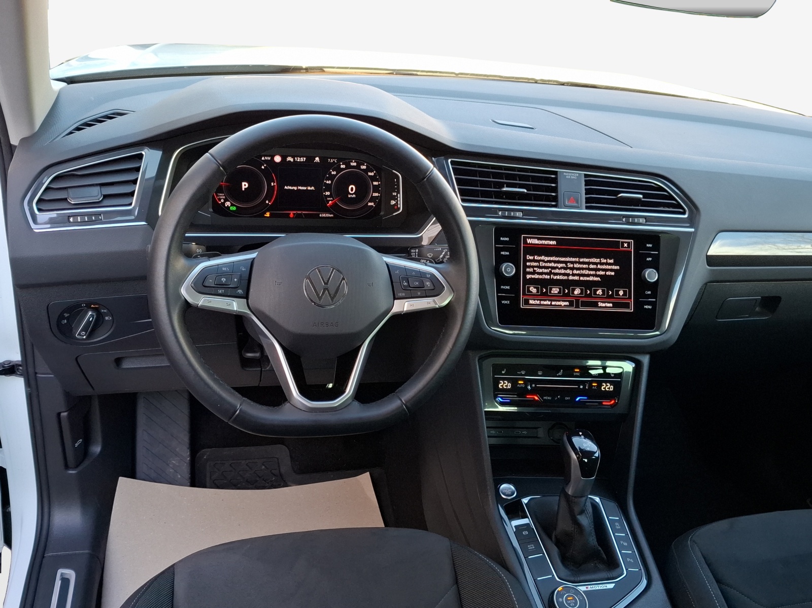 VW Tiguan 2.0 TDI SCR Elegance 4Motion DSG-image-8
