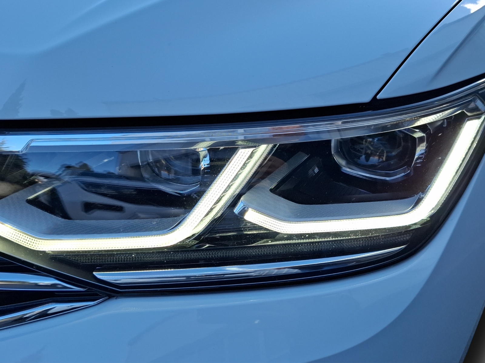 VW Tiguan 2.0 TDI SCR Elegance 4Motion DSG-image-15
