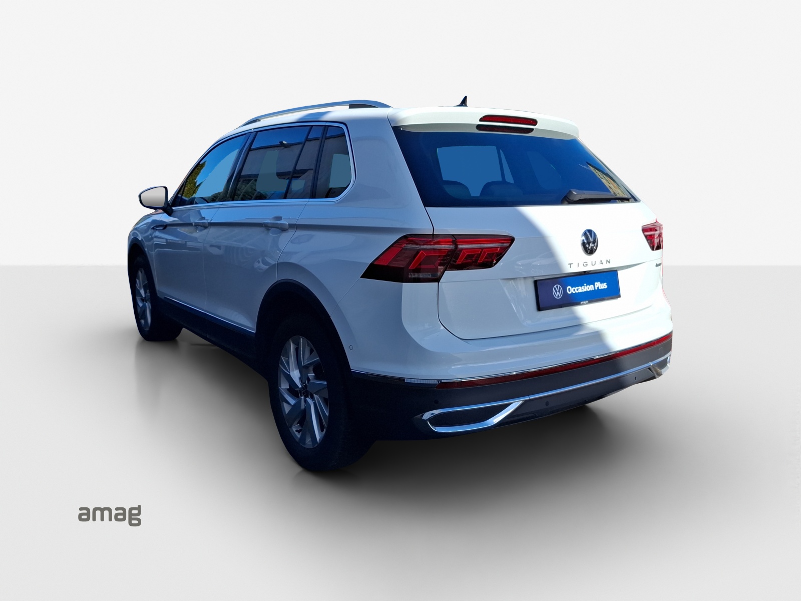 VW Tiguan 2.0 TDI SCR Elegance 4Motion DSG-image-2